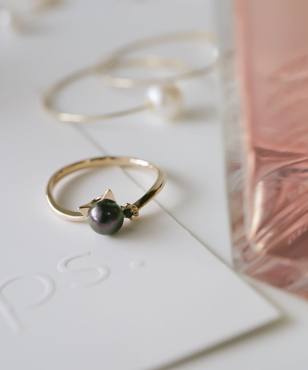 10K Gold Pearl and Diamond Cat Ring | FORTUNA-CAT