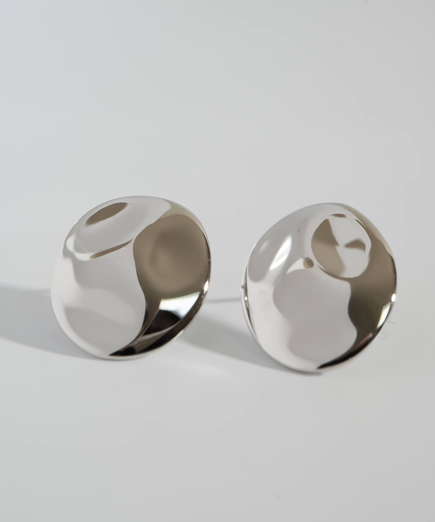 Silver925 Pool Disk Earrings | IVERQUA-PE