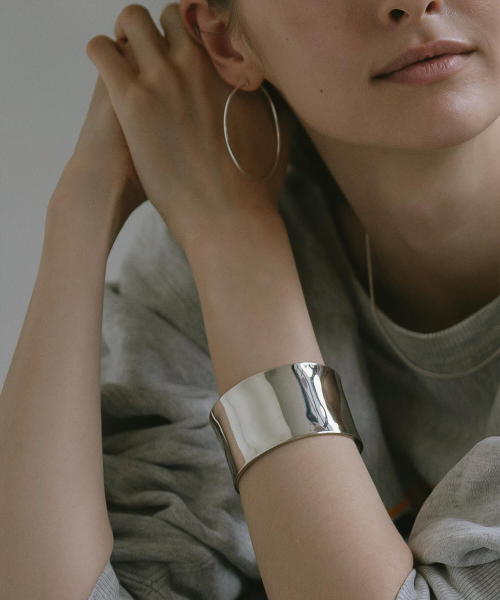 High-polish straight silver 925 cuff bangle worn