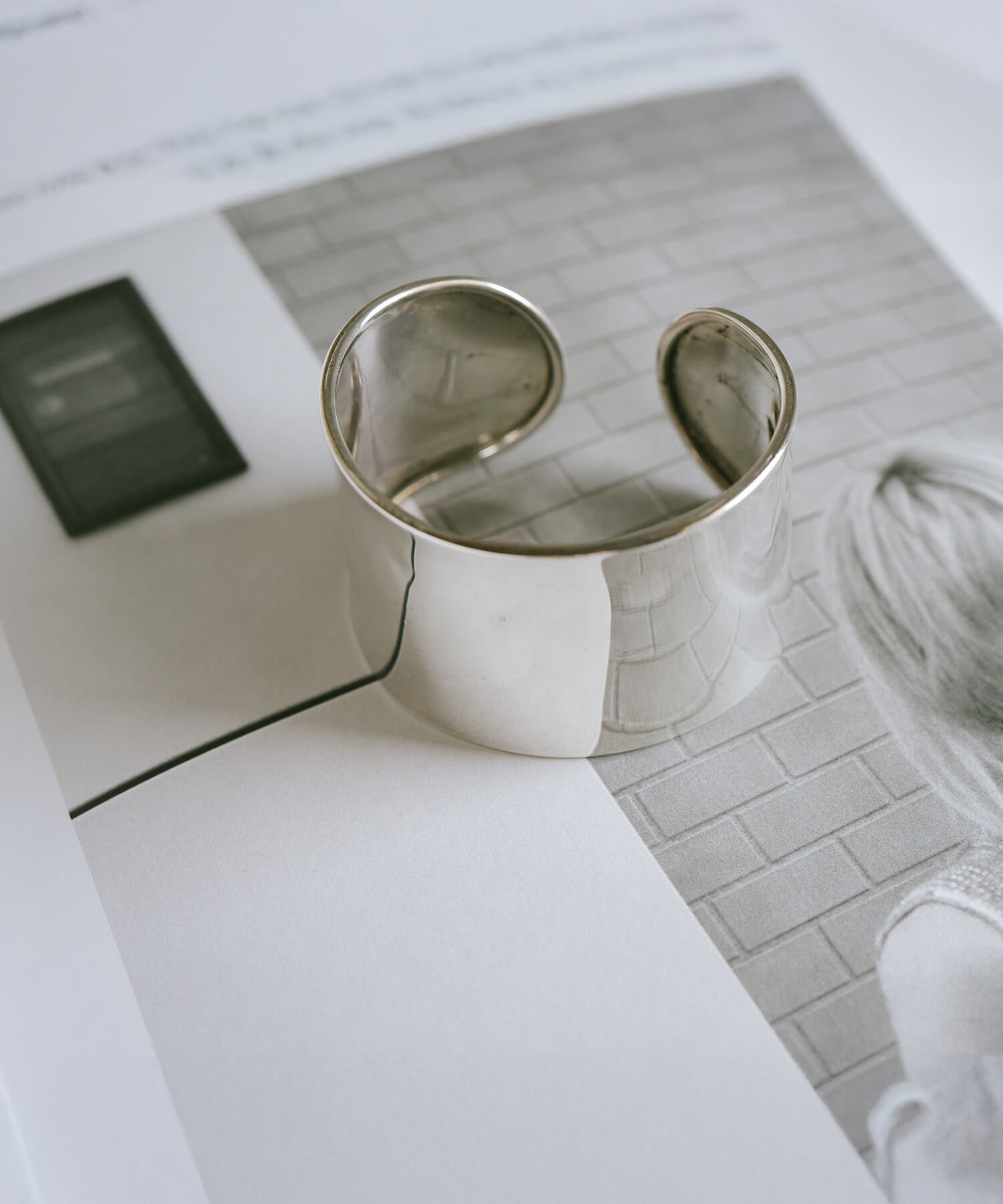 Straight type sterling silver wide cuff bangle, flat lay