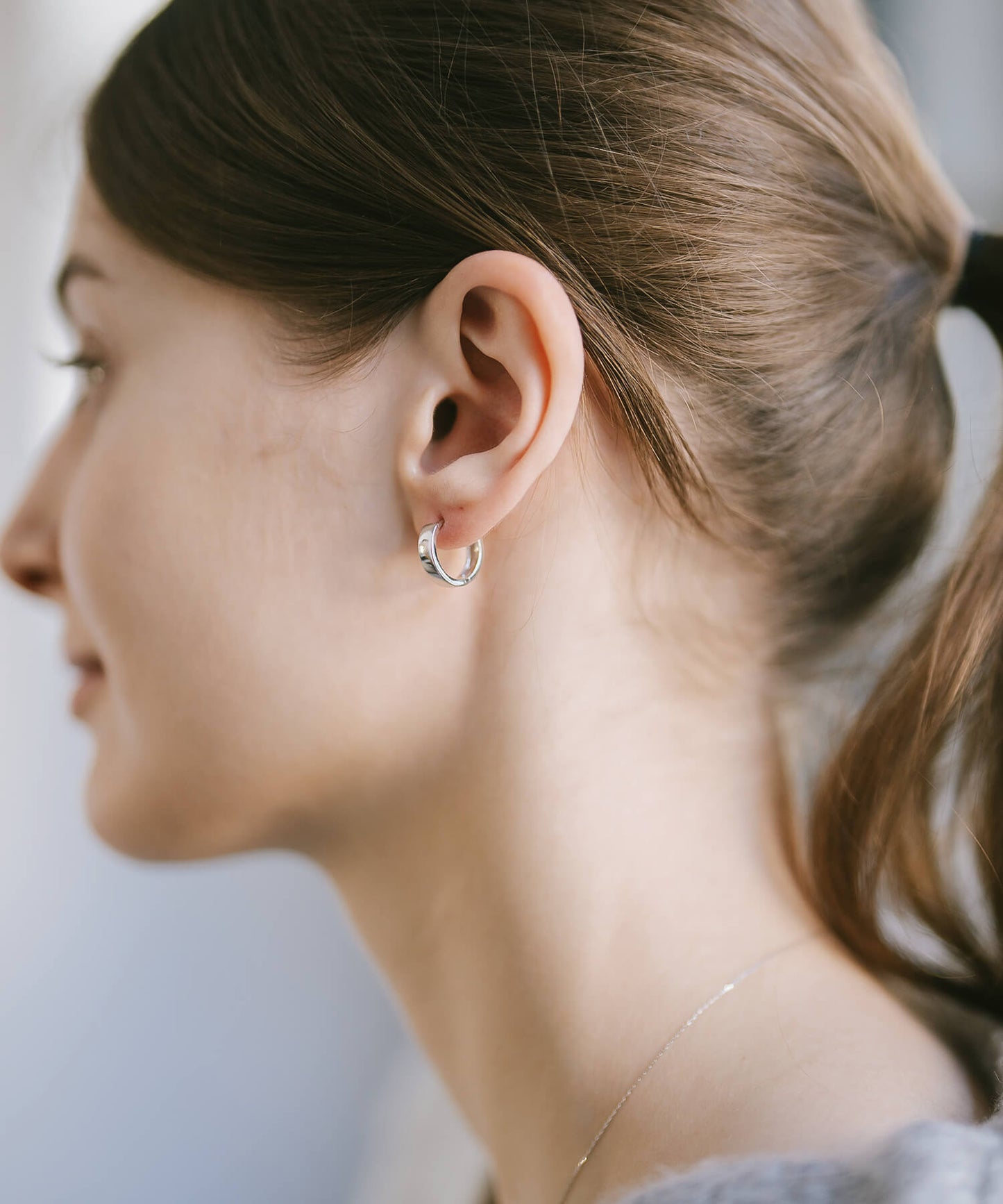 Classic Tiny Hoop Earrings | KYKLOS-FLAT HOOP PIERCE