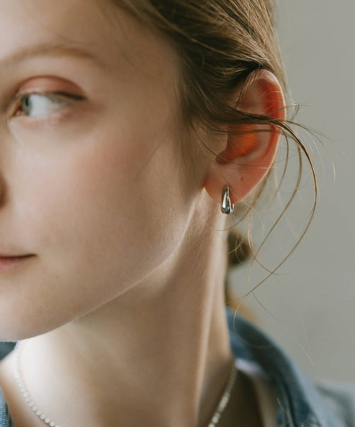 18K Gold Plated Sterling Silver Stout Tiny Hoop Earrings | KYKLOS-MOON