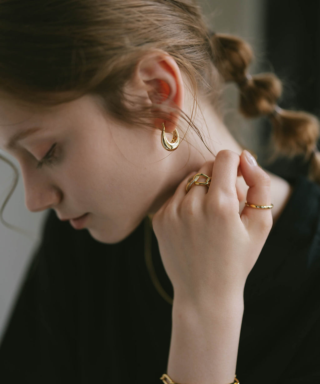 18K Gold Plated Sterling Silver Dewcurve Earrings | LADEW-MIEL