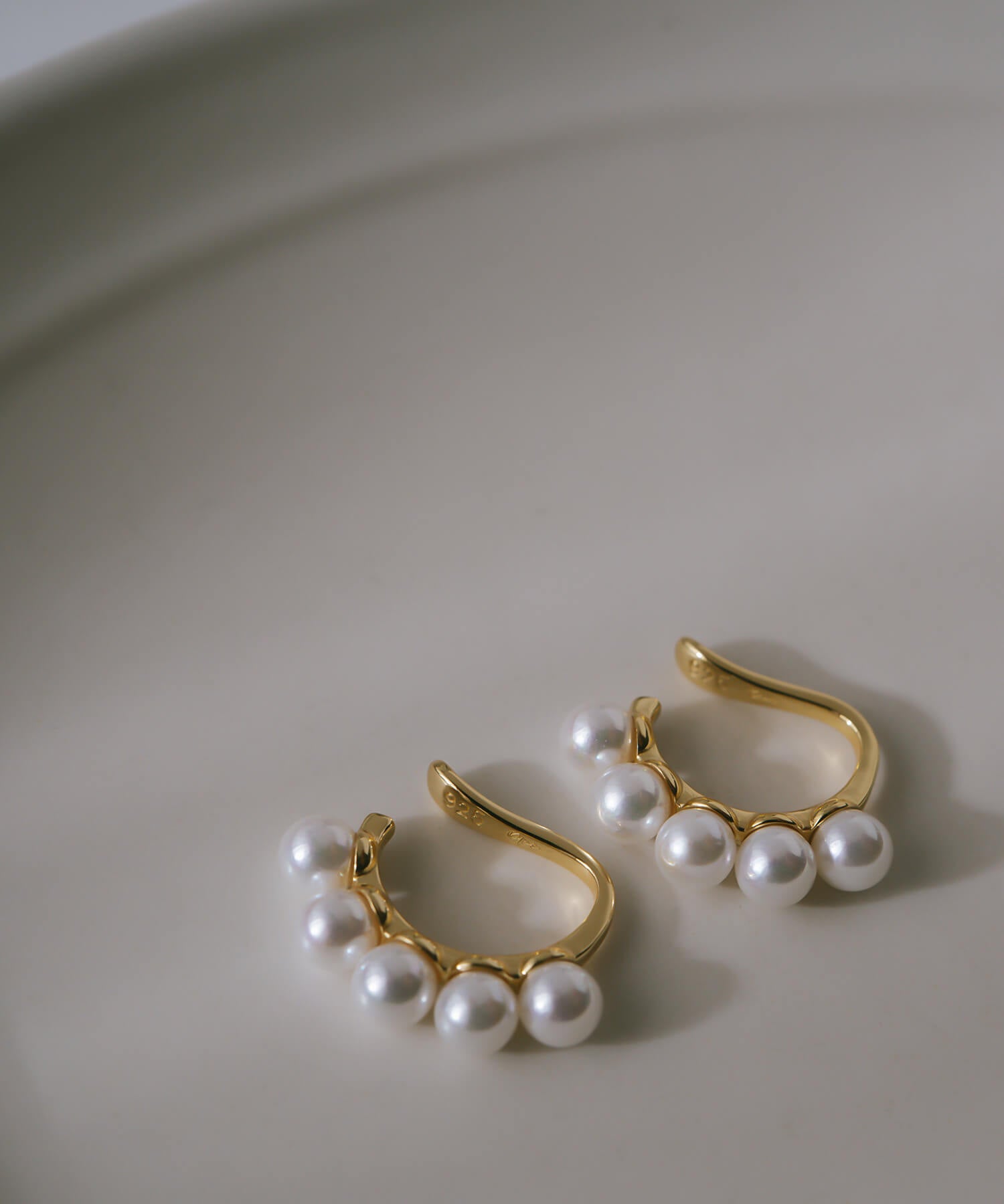 18K Gold Plated Sterling Silver Bowline Pearl Earcuff | LONAE