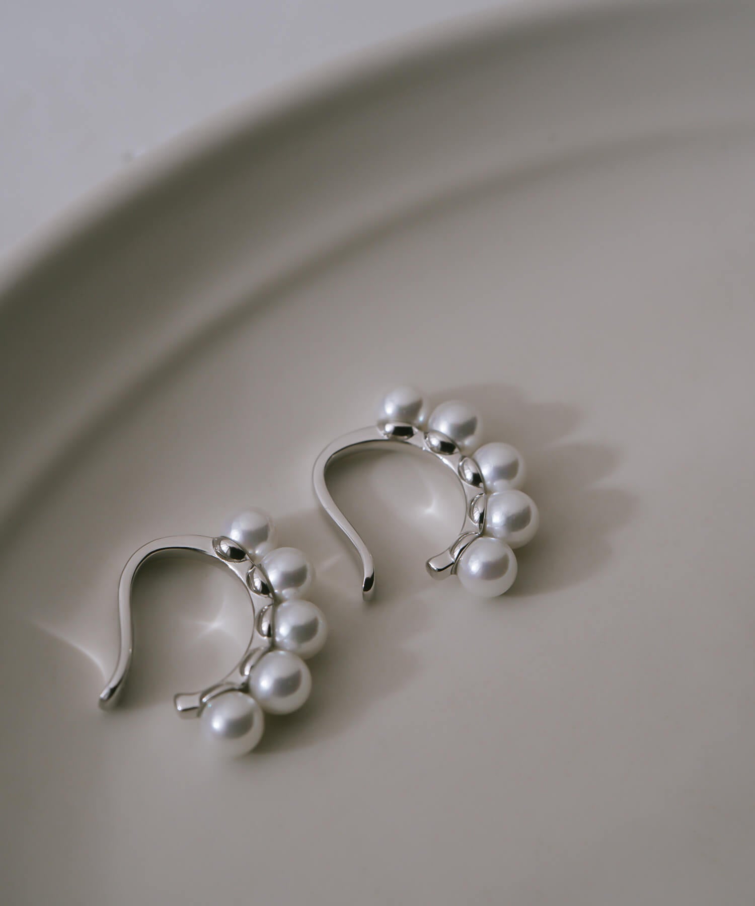 18K Gold Plated Sterling Silver Bowline Pearl Earcuff | LONAE