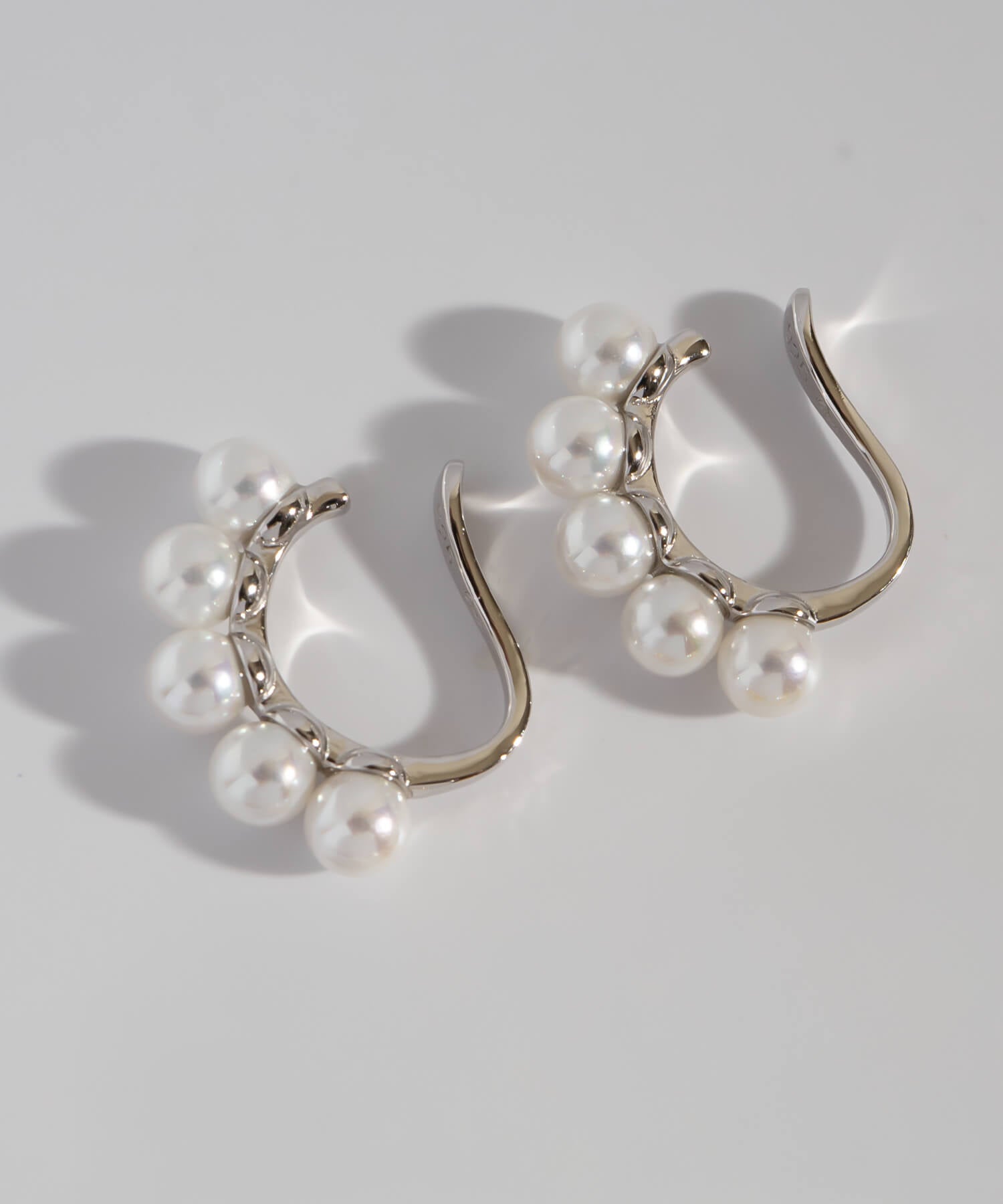 18K Gold Plated Sterling Silver Bowline Pearl Earcuff | LONAE