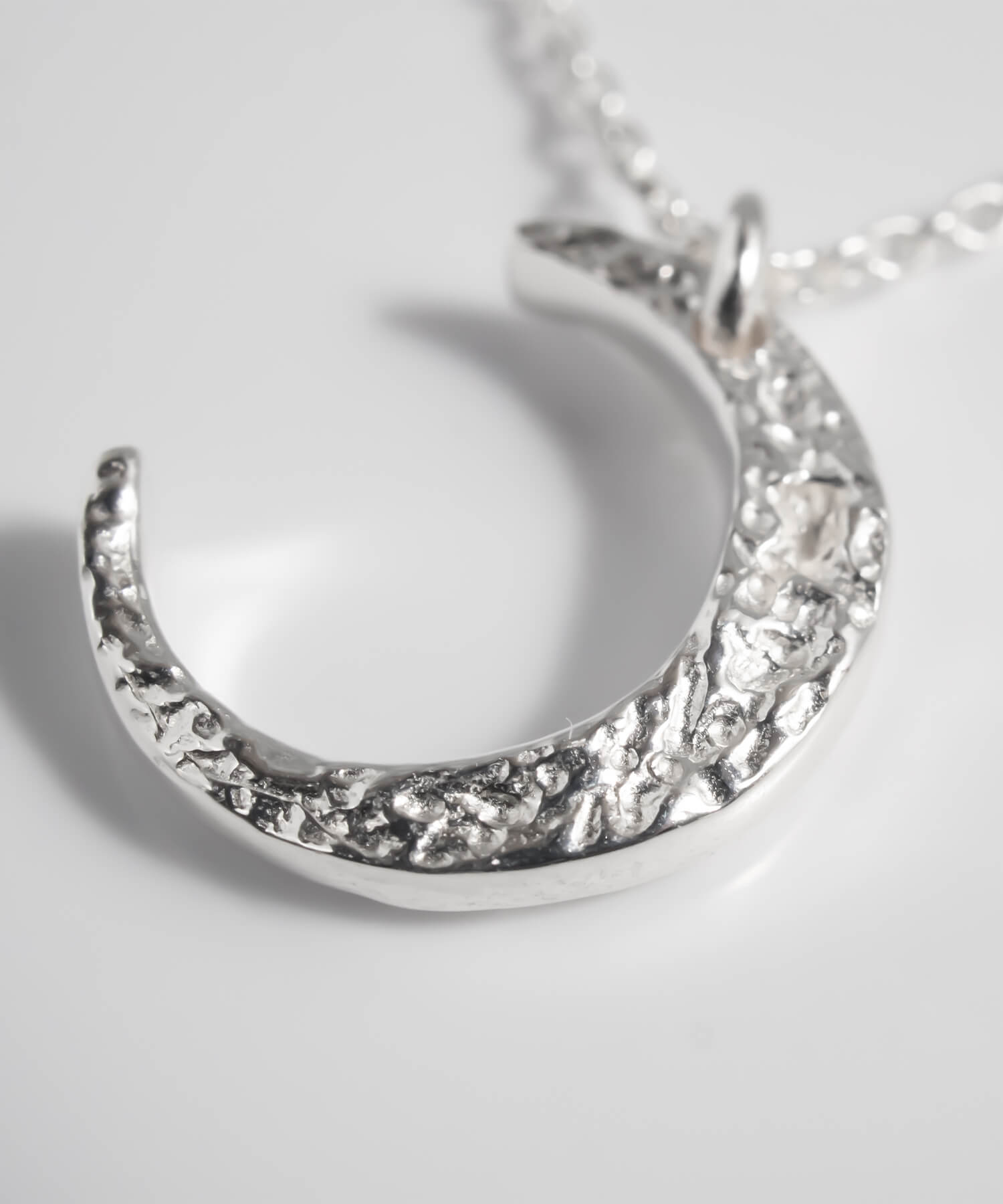 18K Gold Plated Sterling Silver Crescent Moon Pendant Necklace | LUNEVE