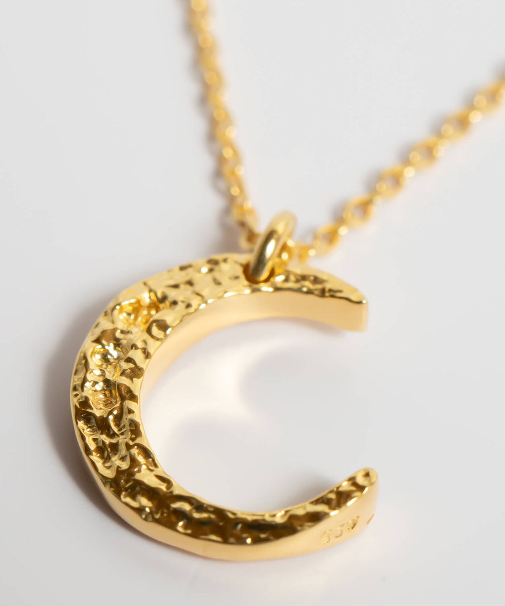18K Gold Plated Sterling Silver Crescent Moon Pendant Necklace | LUNEVE