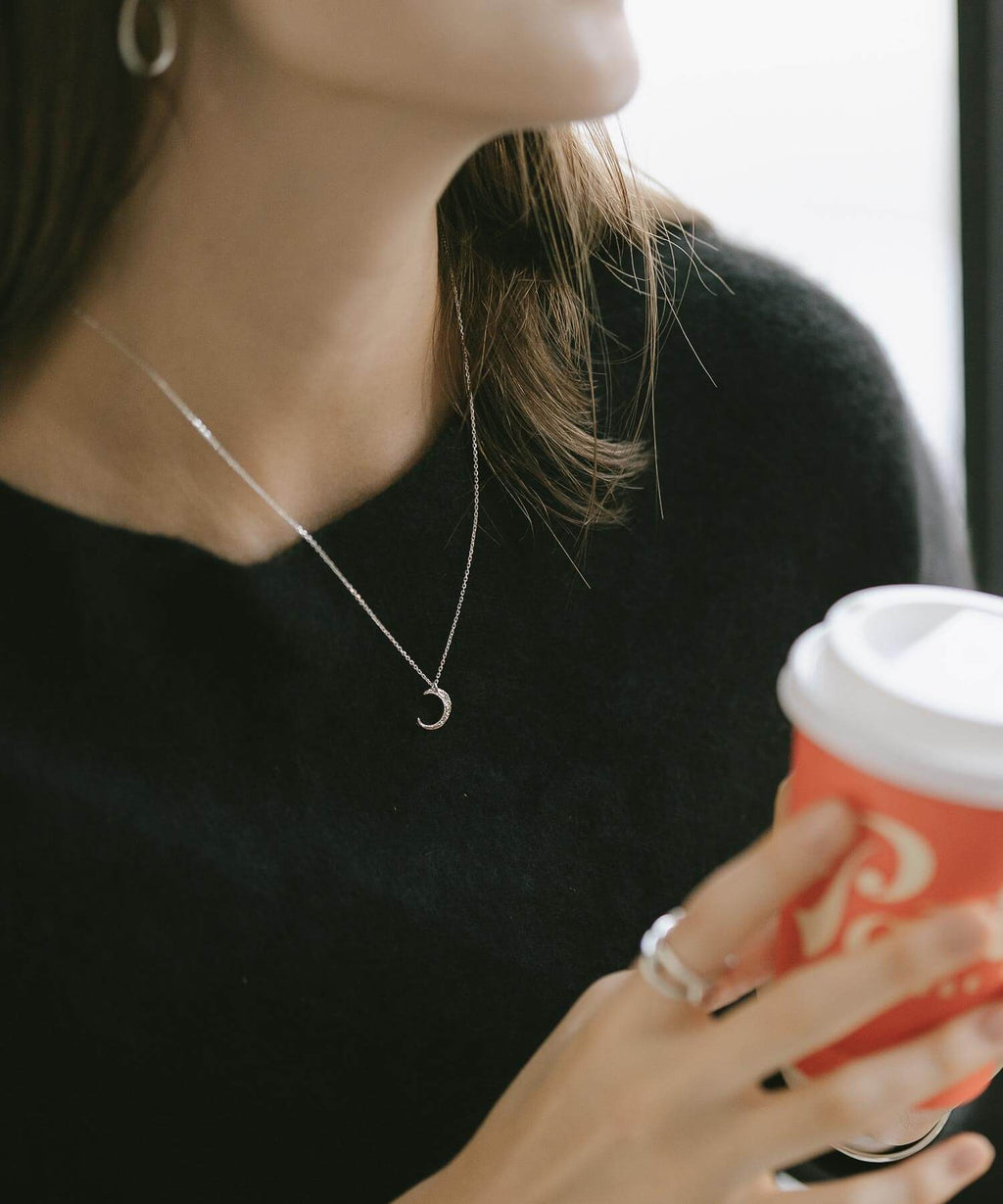 18K Gold Plated Sterling Silver Crescent Moon Pendant Necklace | LUNEVE