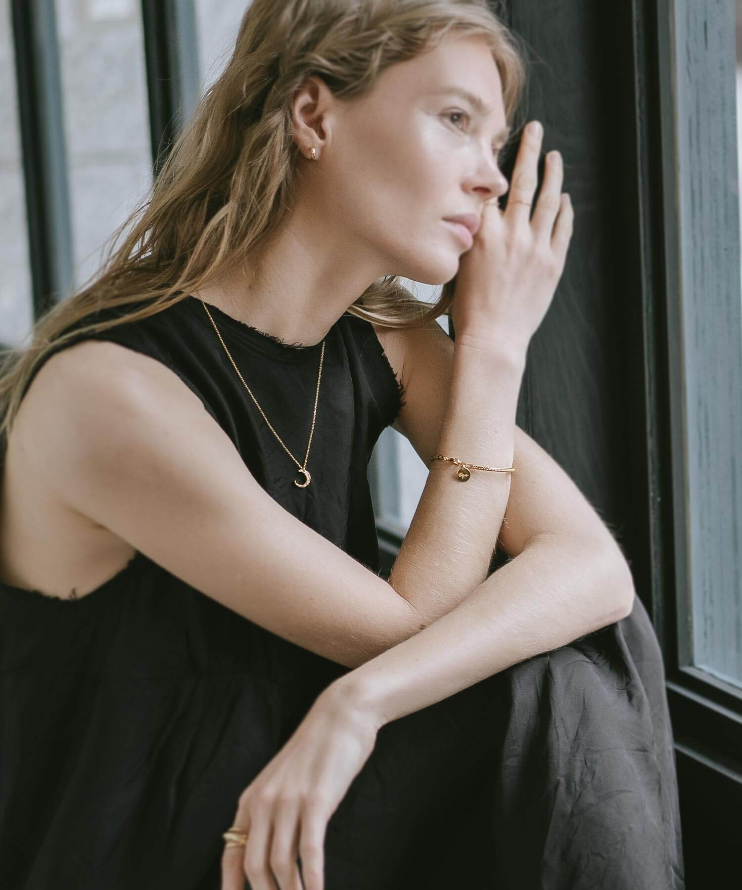 18K Gold Plated Sterling Silver Crescent Moon Pendant Necklace | LUNEVE