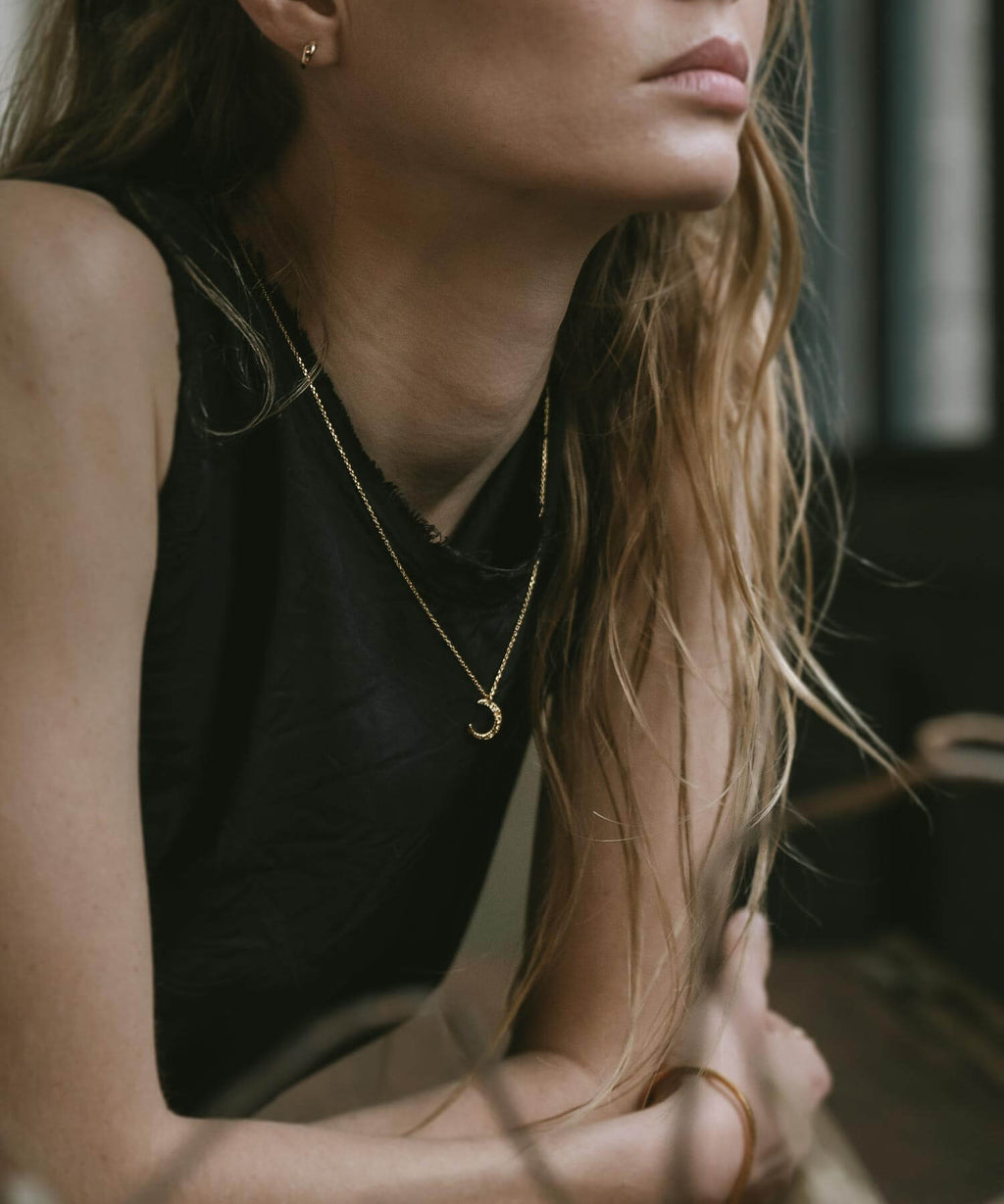 18K Gold Plated Sterling Silver Crescent Moon Pendant Necklace | LUNEVE