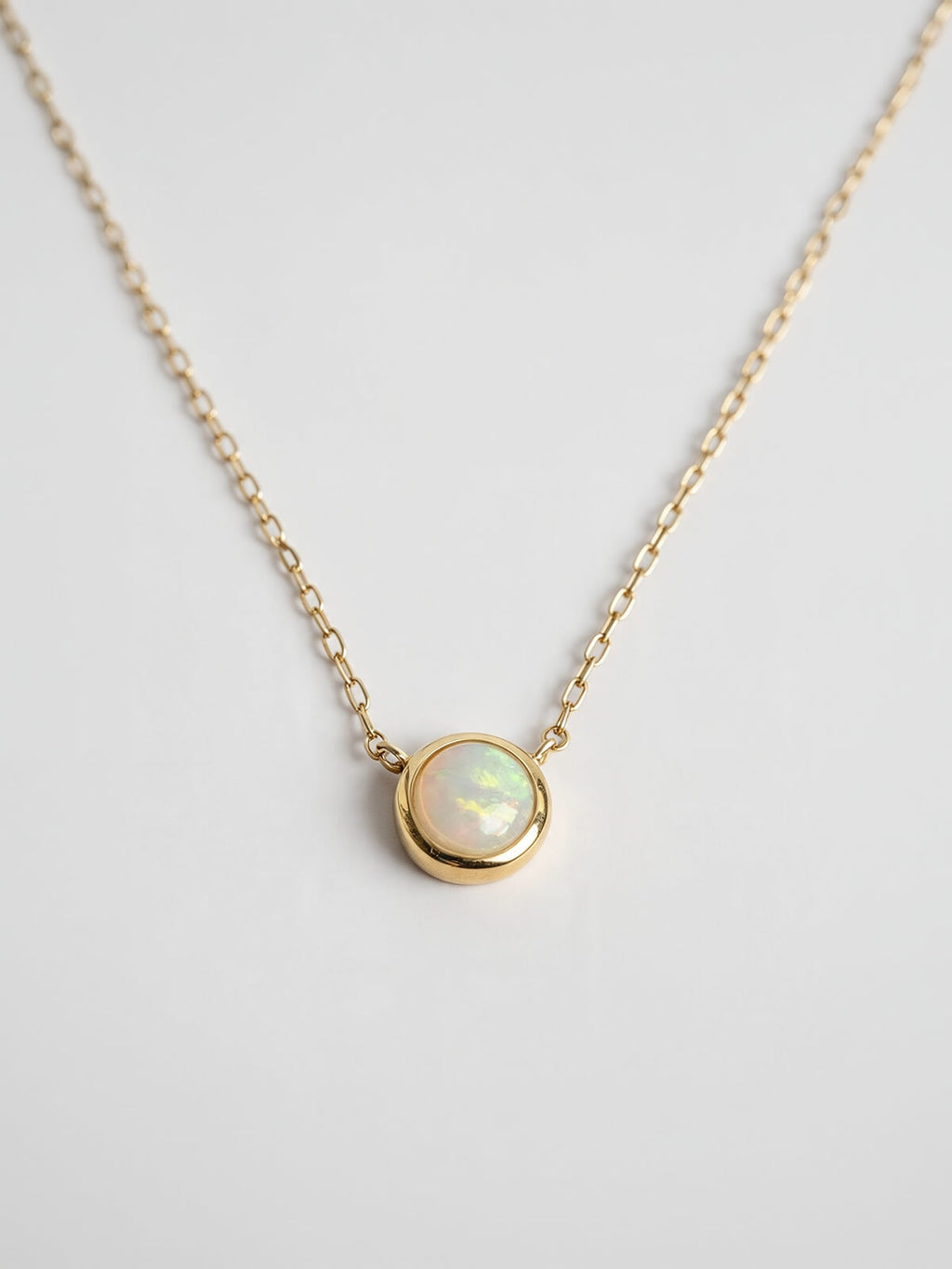 Opal 10K gold cabochon necklace