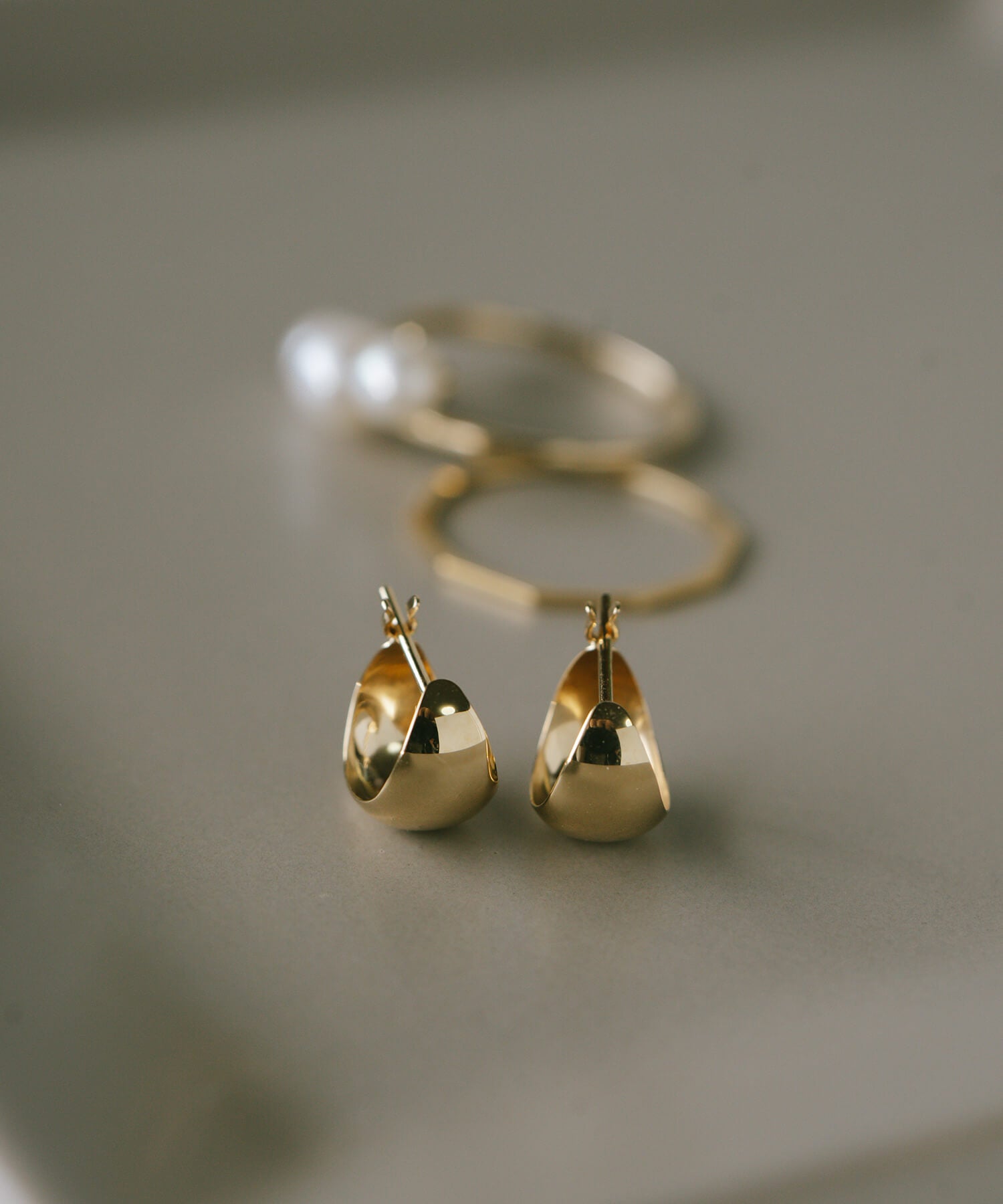 18K Gold Crescent Hoop Earrings | LUZON HOOP