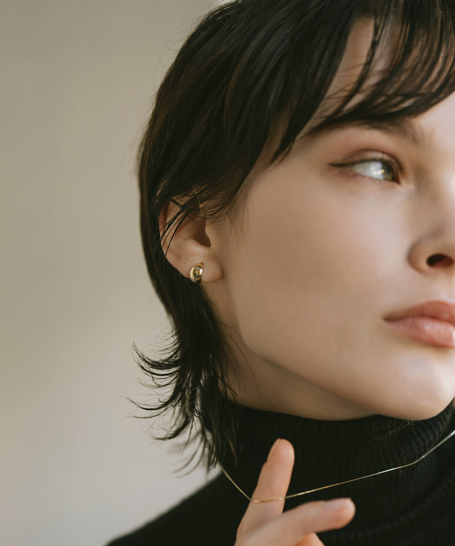 18K Gold Crescent Hoop Earrings | LUZON HOOP