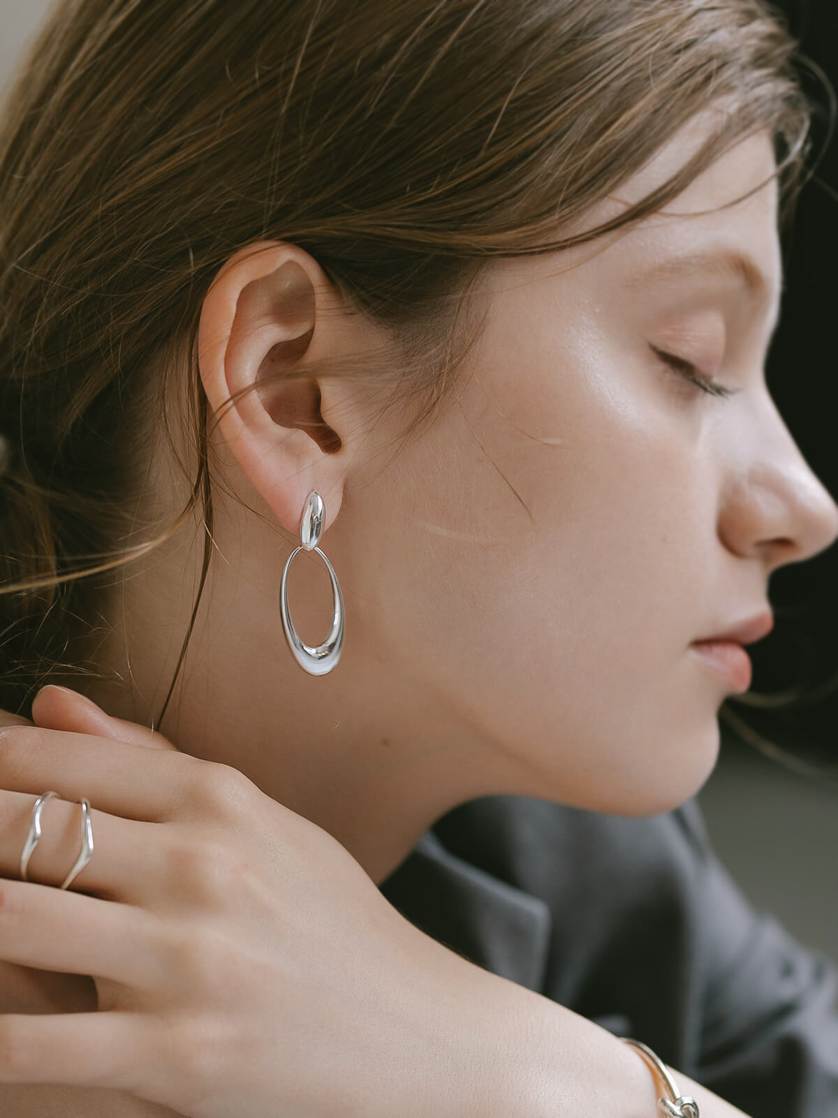 Silver925 Oval Swing Earrings | LYOMRA-PE