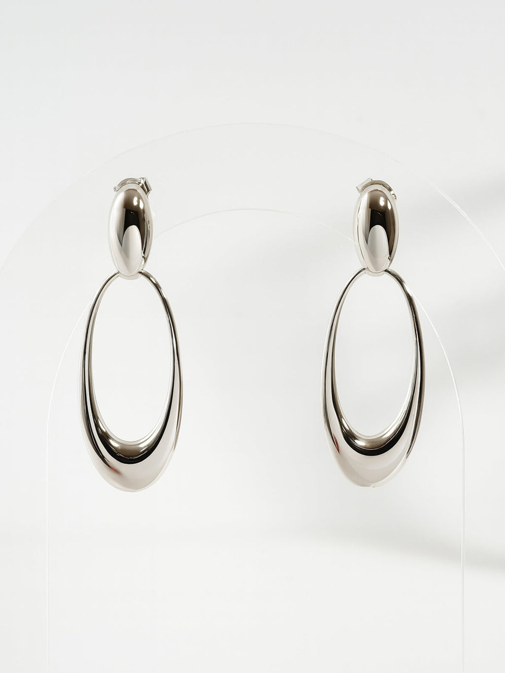 18K Gold Plated Sterling Silver Oval Swing Earrings | LYOMRA