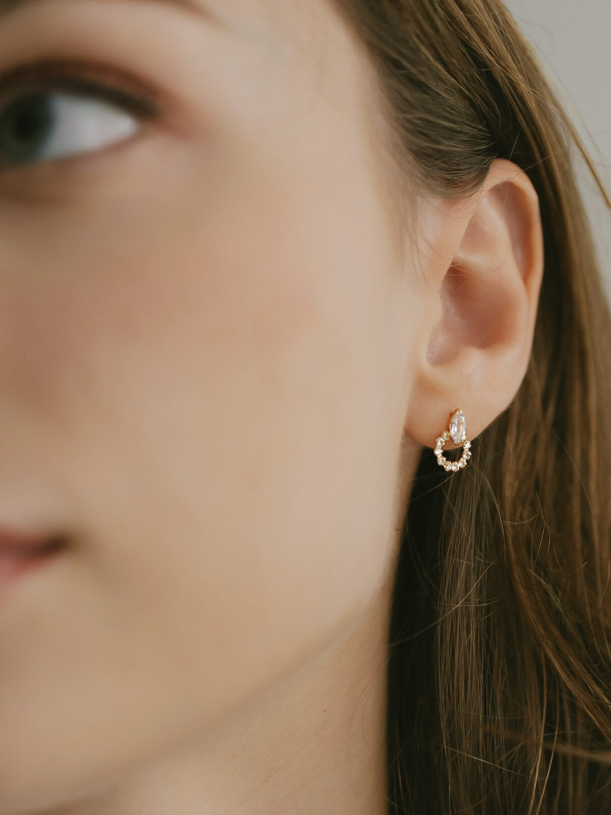 18K Gold Divine Gaze Glint Earrings | MAQUIGIA