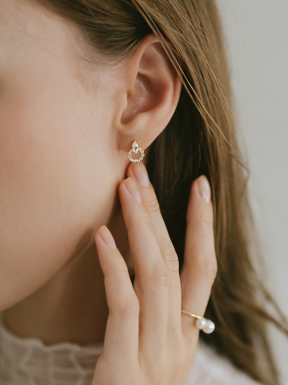 18K Gold Divine Gaze Glint Earrings | MAQUIGIA