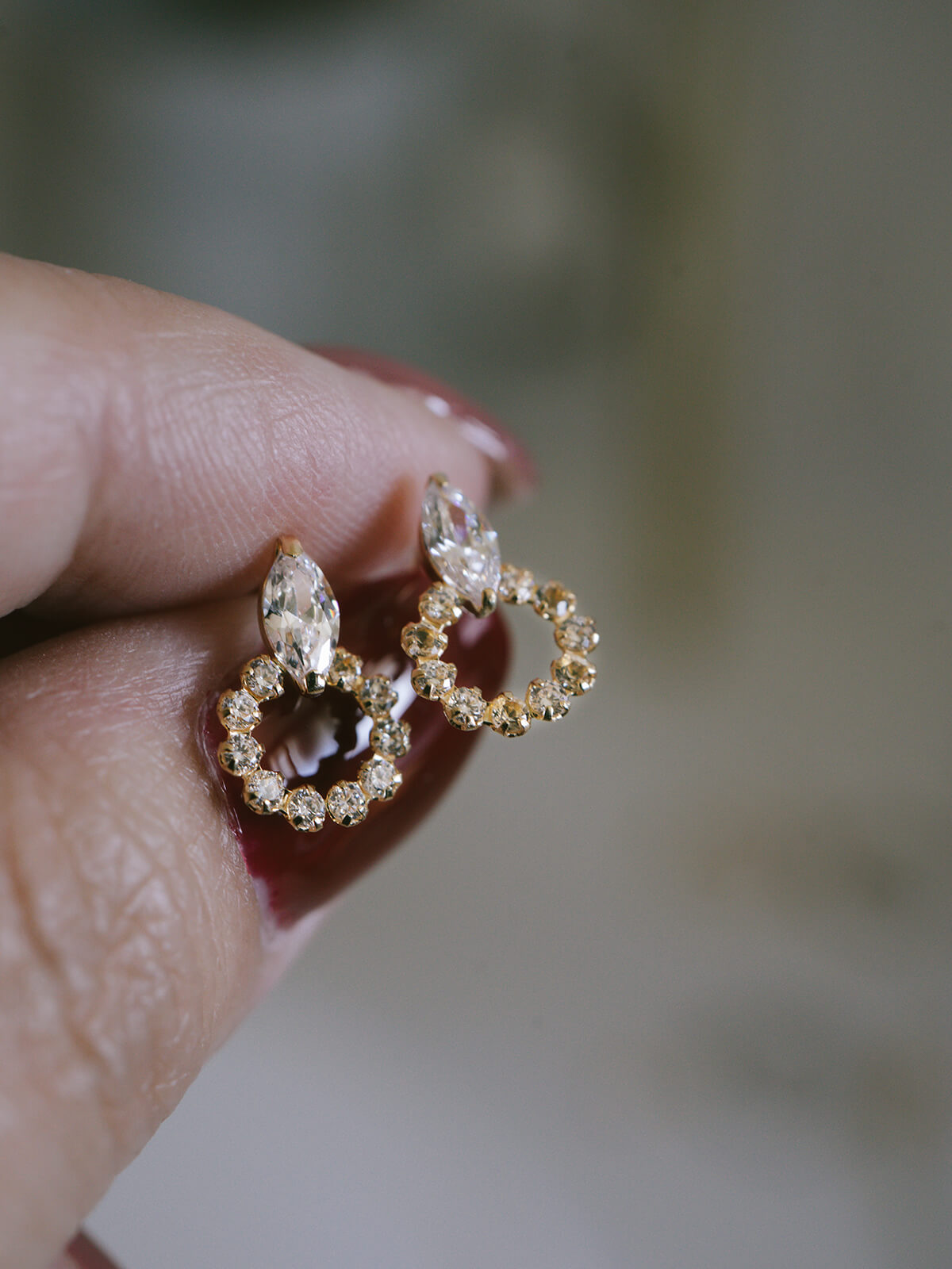 18K Gold Divine Gaze Glint Earrings | MAQUIGIA