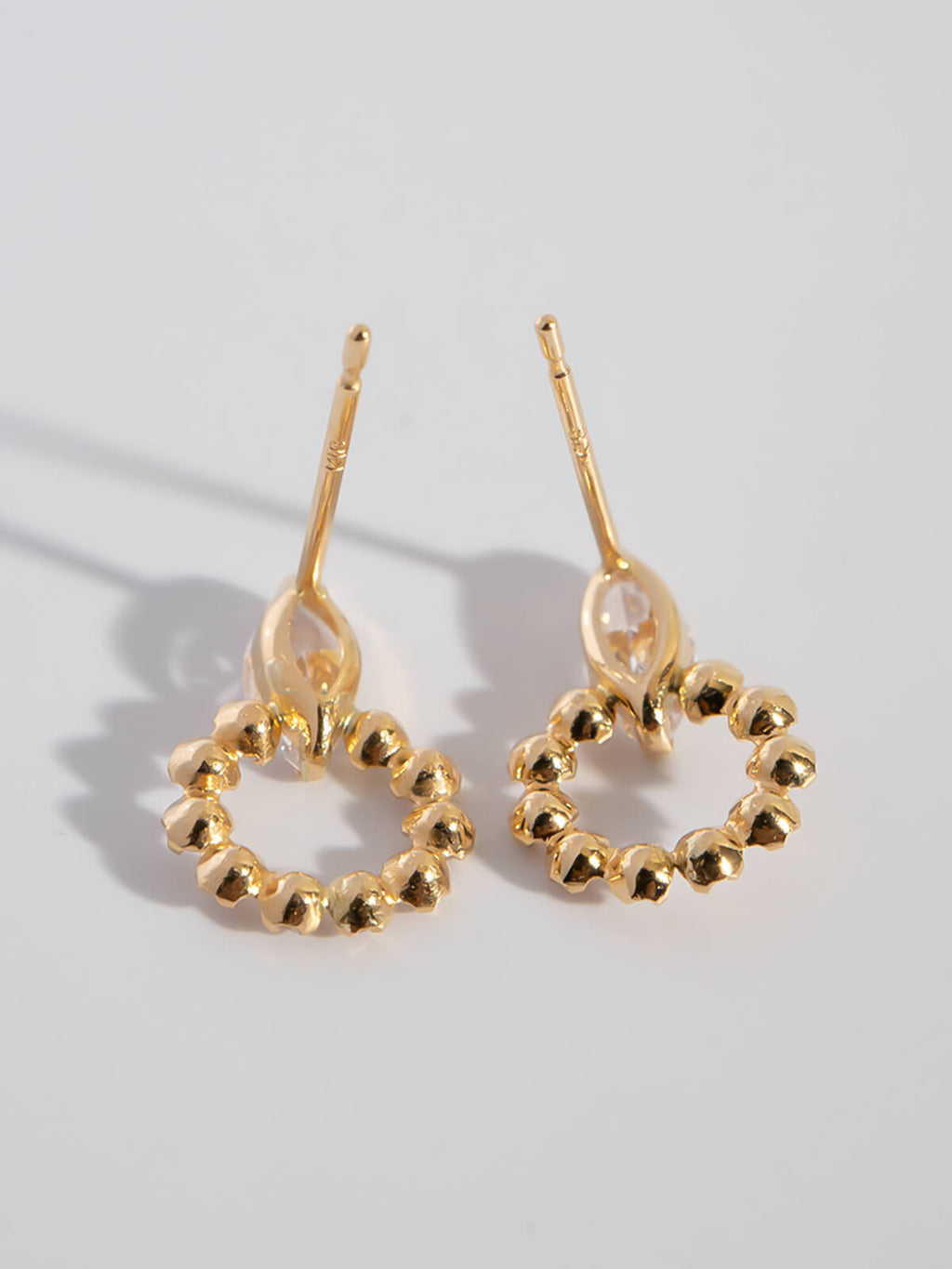 18K Gold Divine Gaze Glint Earrings | MAQUIGIA