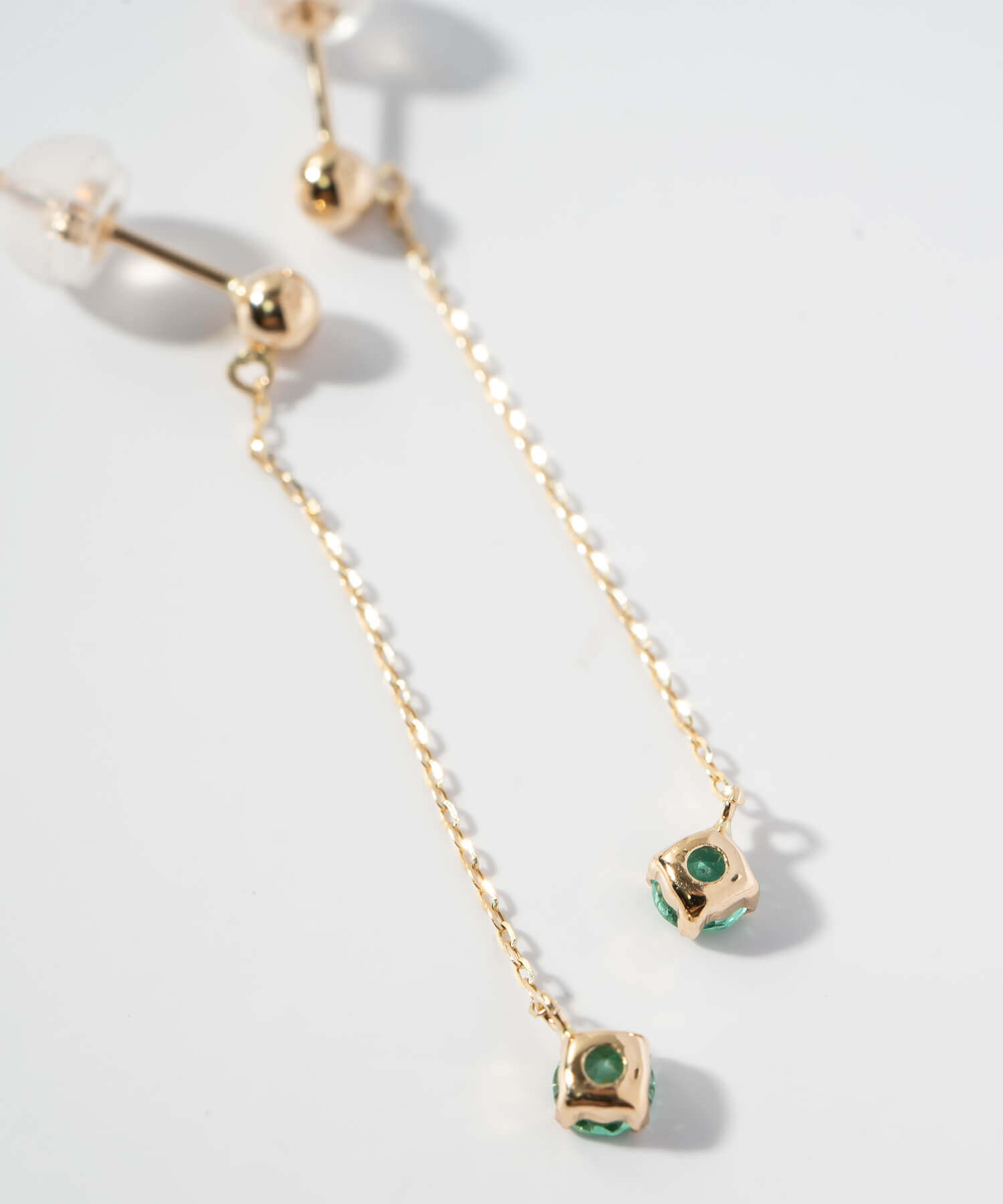 10K Gold Green Radiance Emerald Chain Earrings | MEGREZ