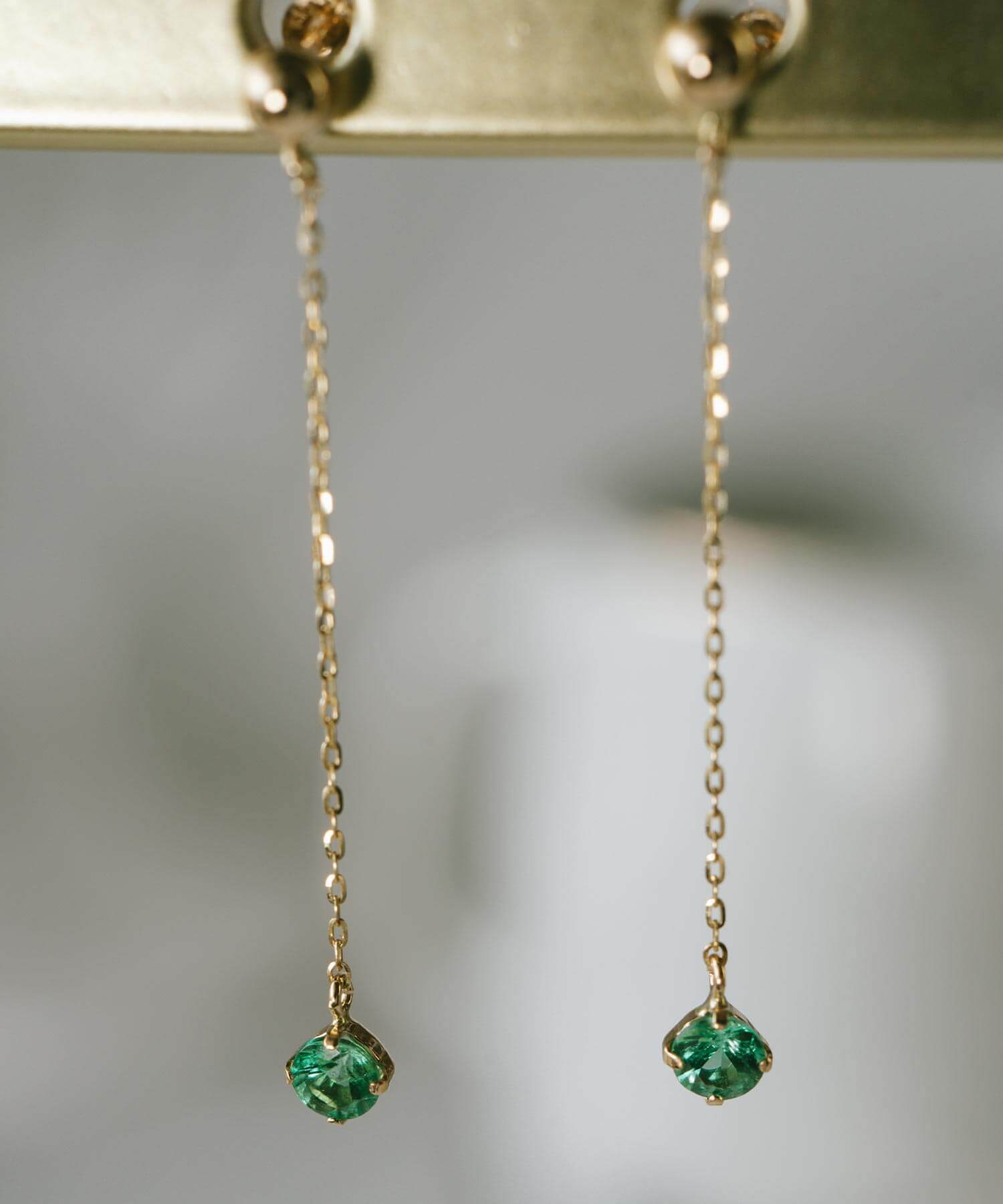10K Gold Green Radiance Emerald Chain Earrings | MEGREZ