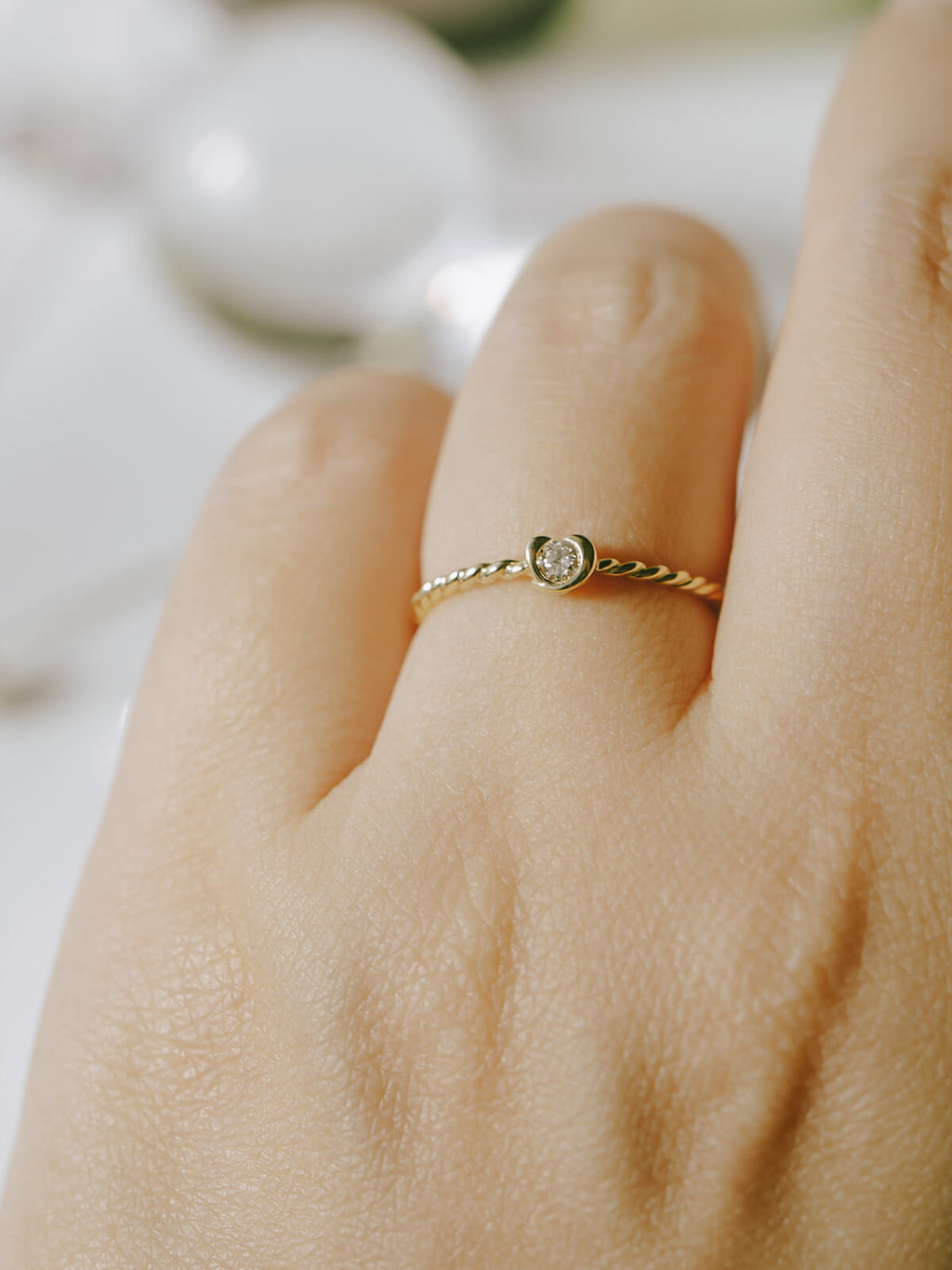 18K Gold Calyx Diamond Ring | MEON