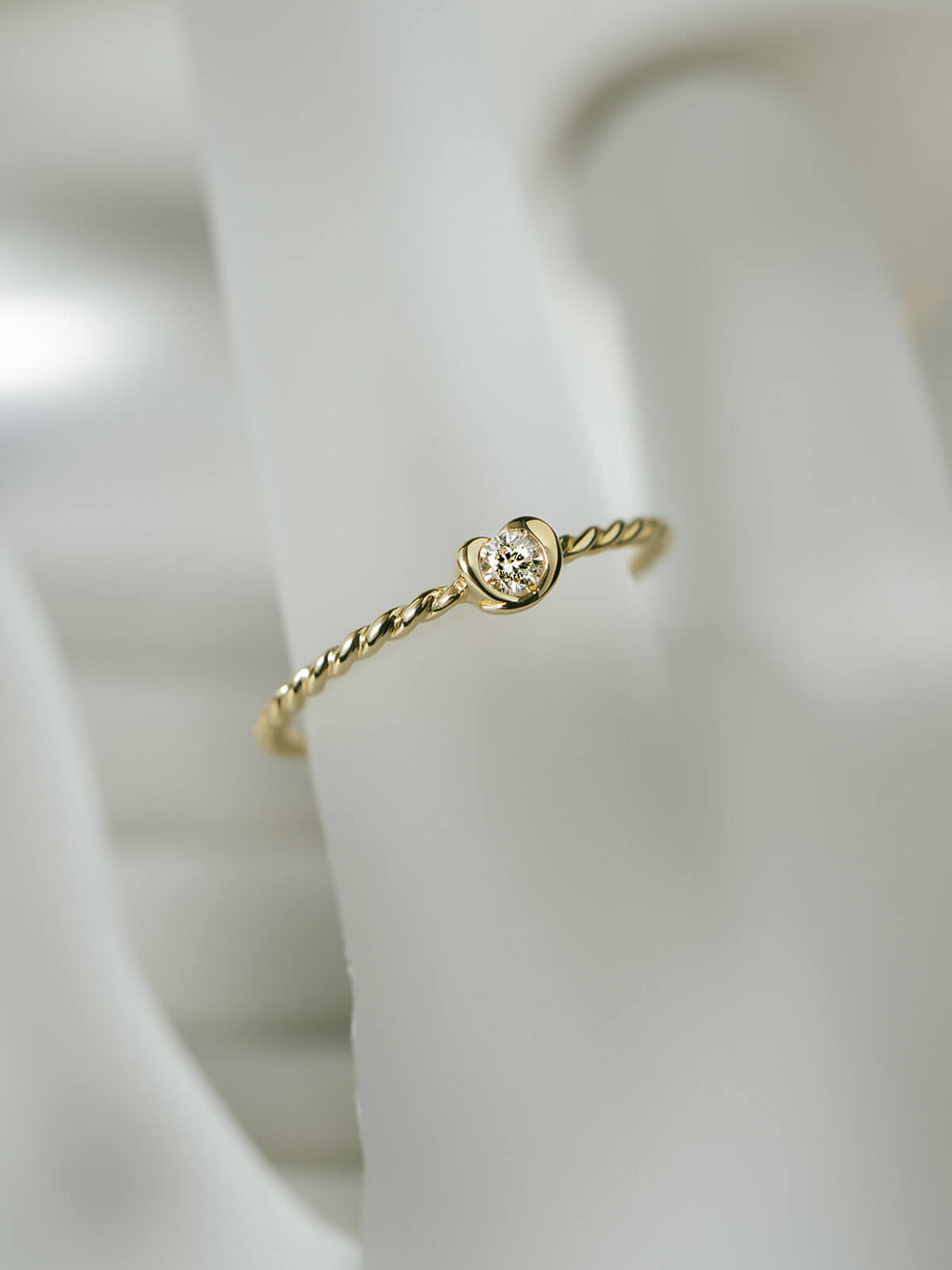 18K Gold Calyx Diamond Ring | MEON