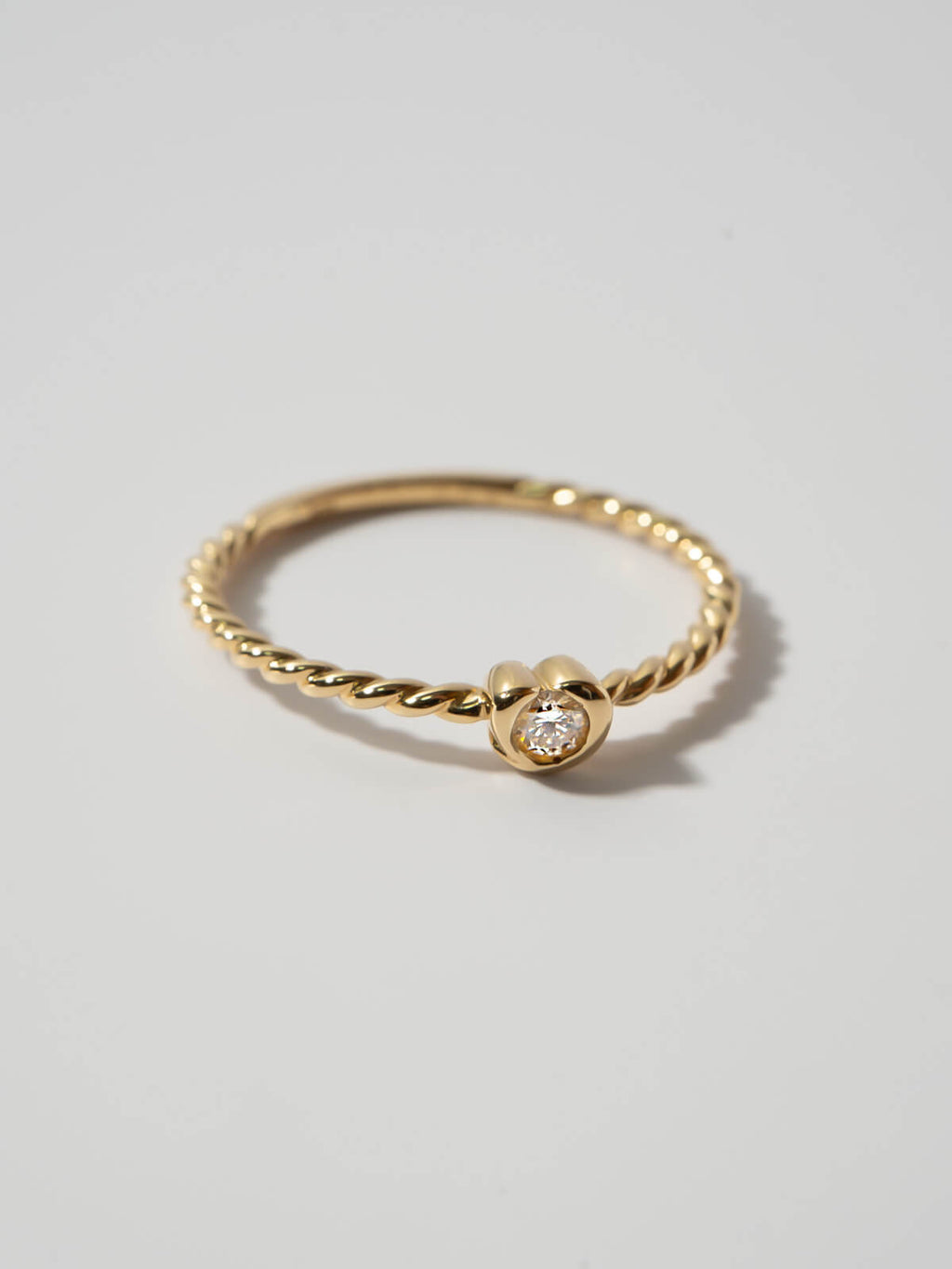 18K Gold Calyx Diamond Ring | MEON