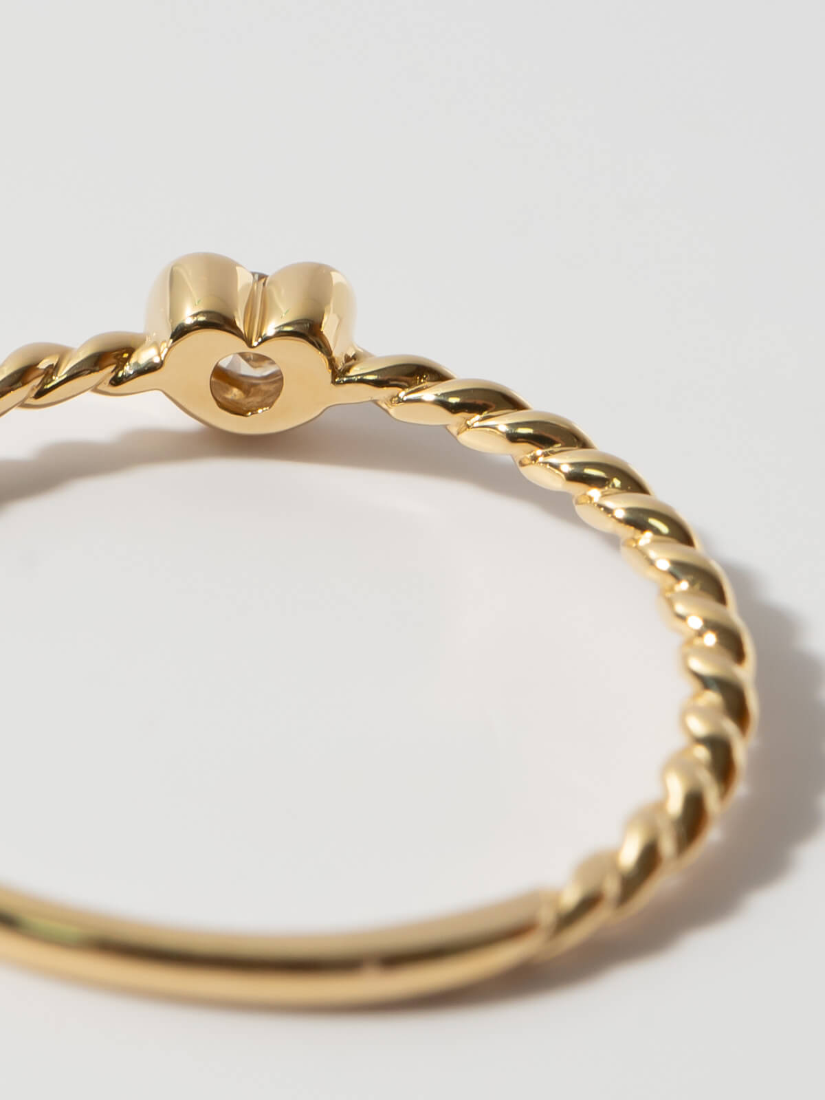 18K Gold Calyx Diamond Ring | MEON