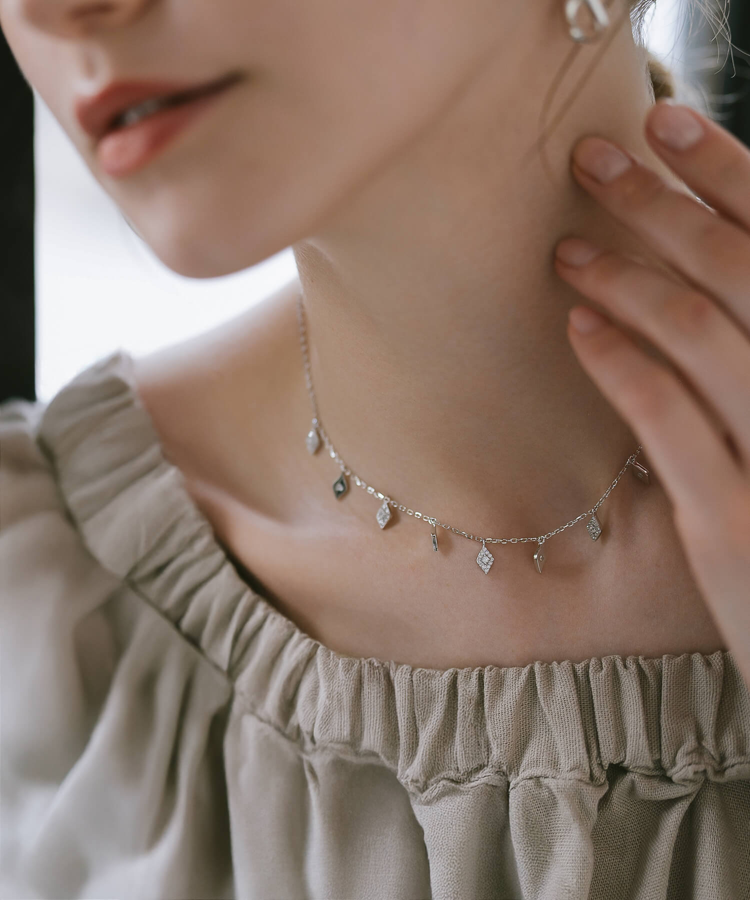 18K Gold Plated Sterling Silver Tinkle Choker Necklace | MIGELLA-DIA