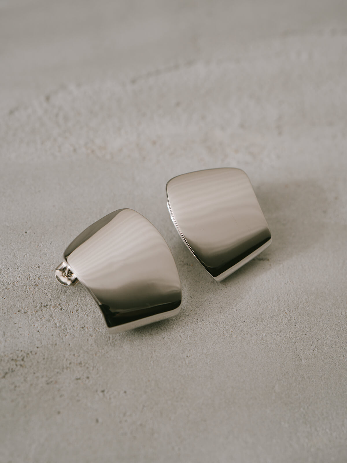 SILVER925 RIBBONFOLD EARRINGS | MIRAVA-PE