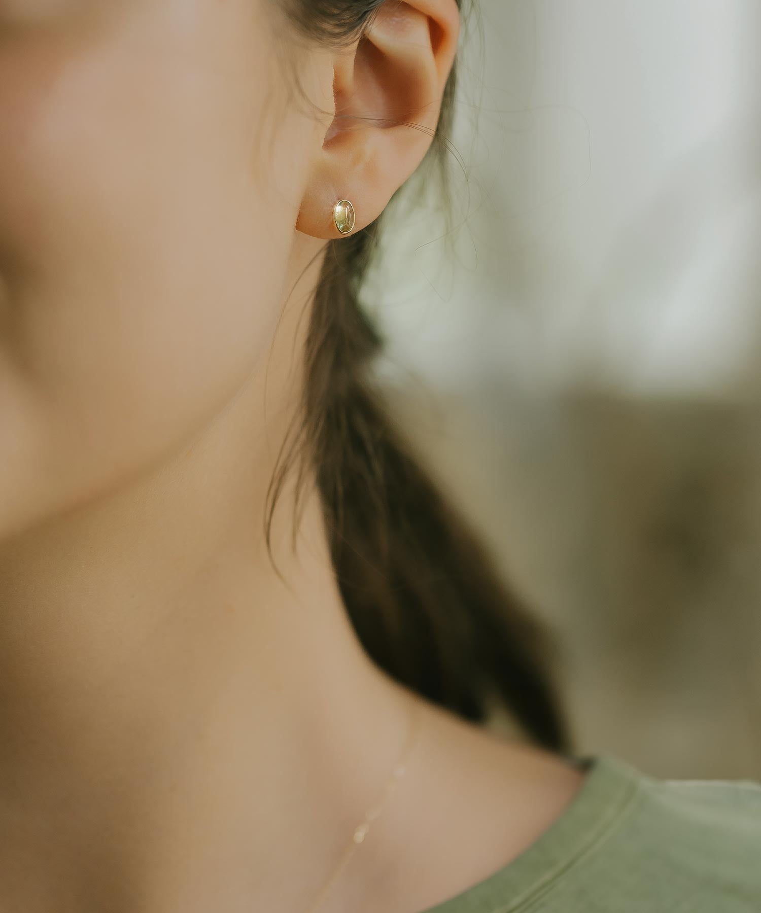 18K Gold Glossy Oval Cabochon Earrings | ENLILLE-OLIVA