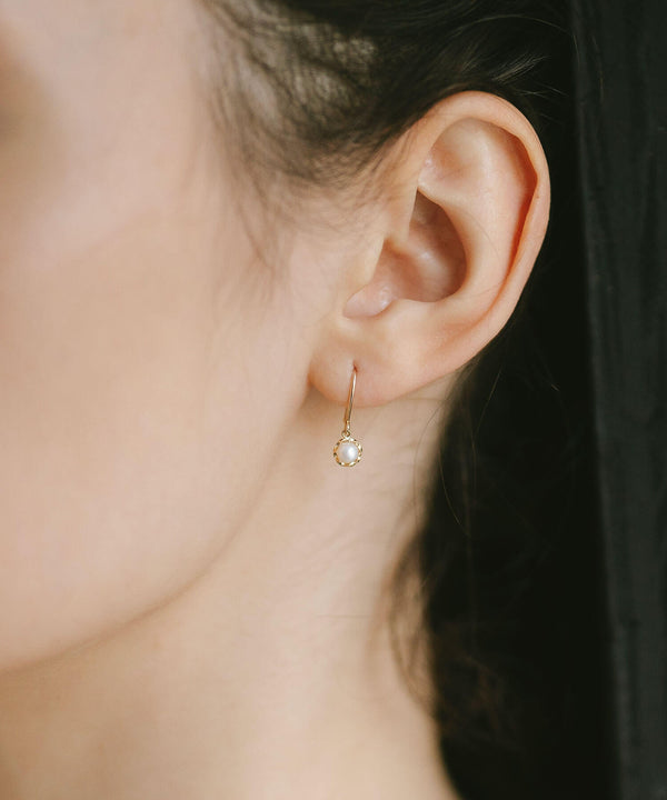 Twist Gold Pearl Earrings | PERLE-BB-PE
