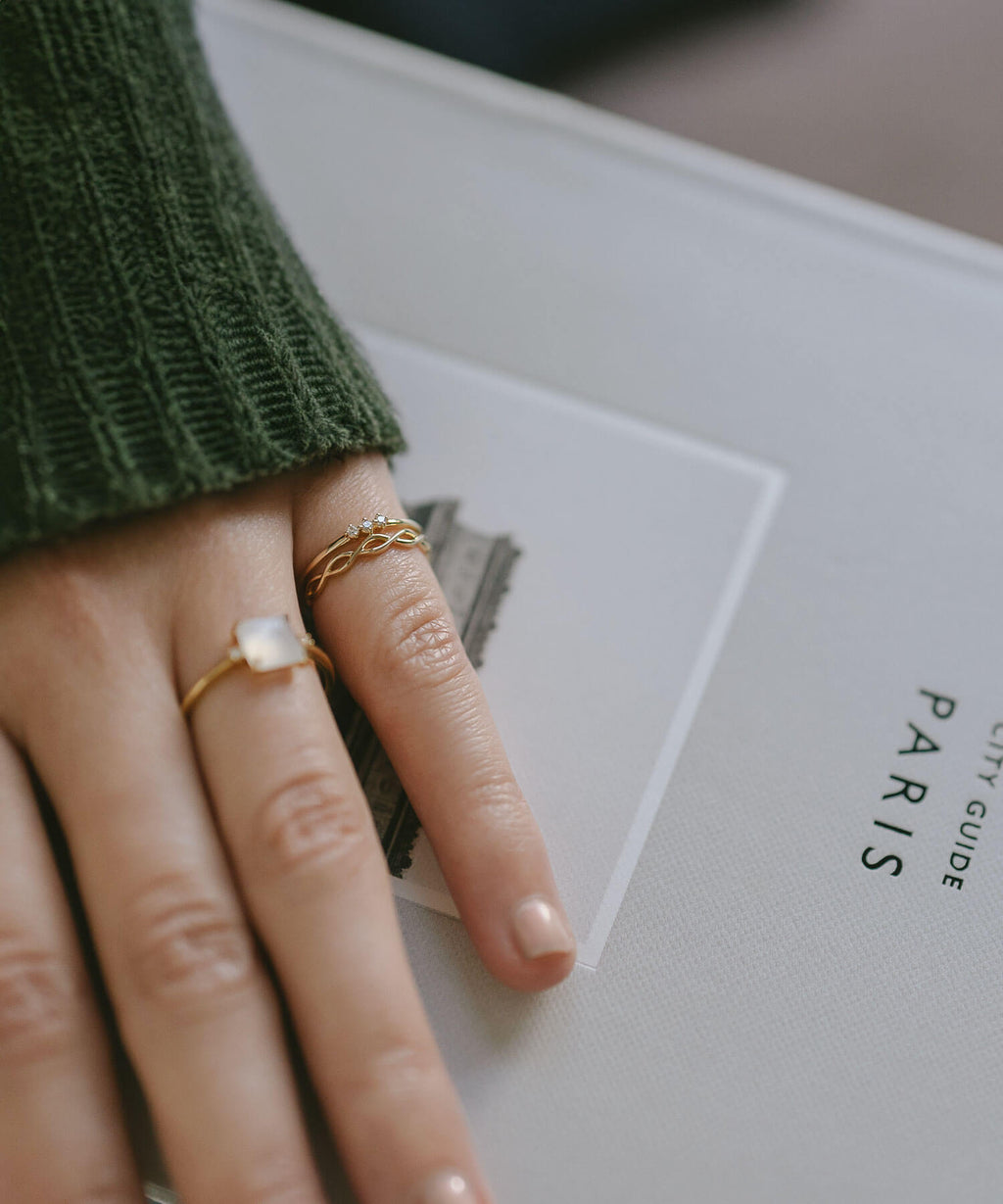 10K Gold Triple Diamond Twist Ring | TERRA RAMAGE