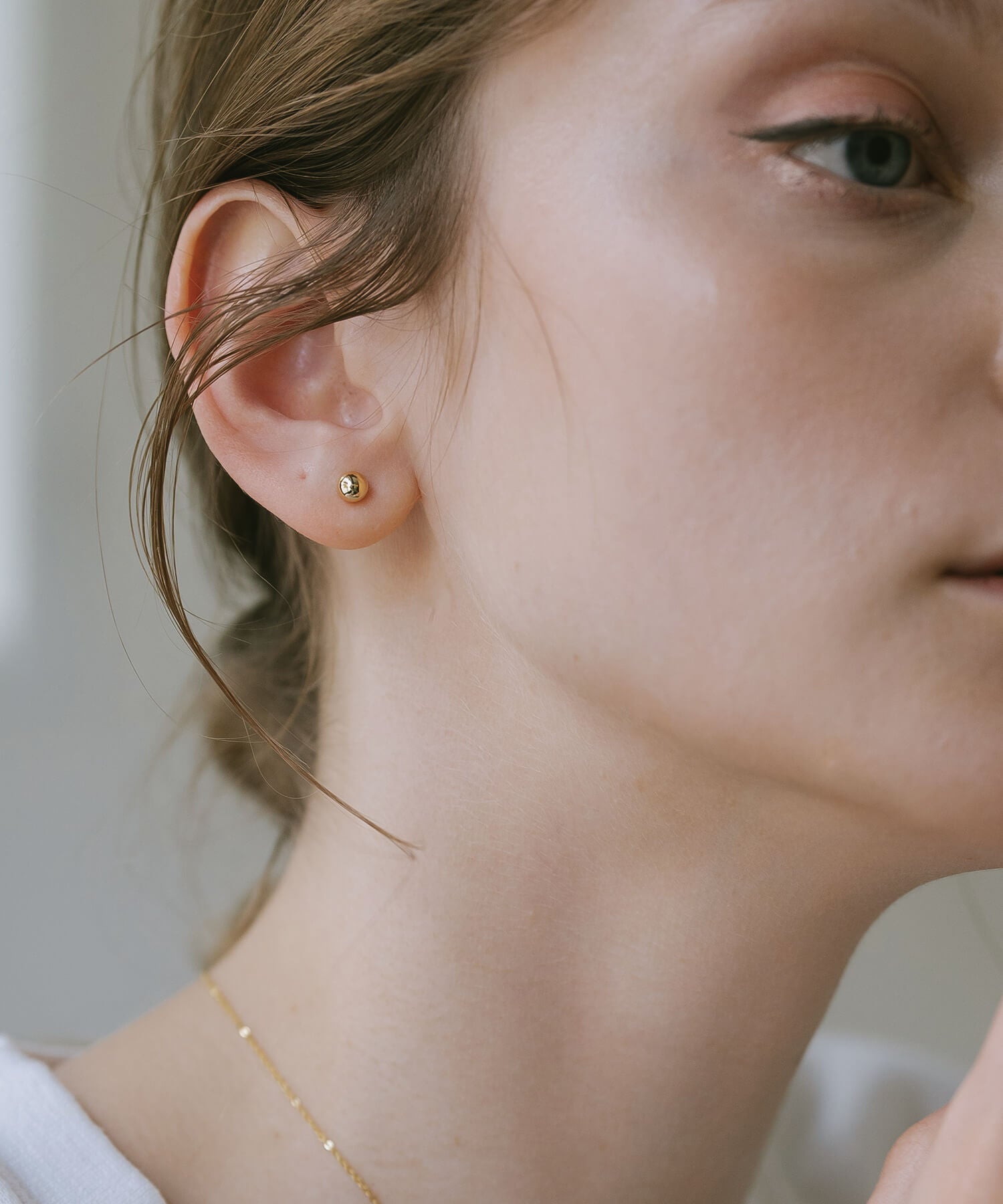 18K Gold Tiny Studs Earrings | MOLLICA