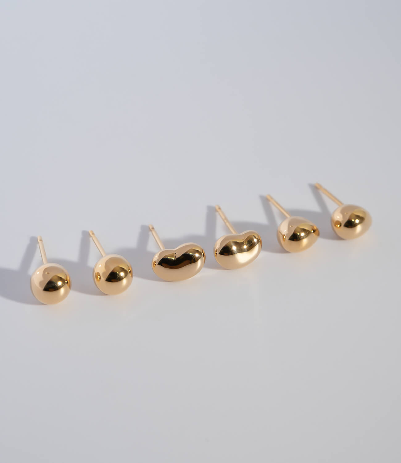 18K Gold Tiny Studs Earrings | MOLLICA
