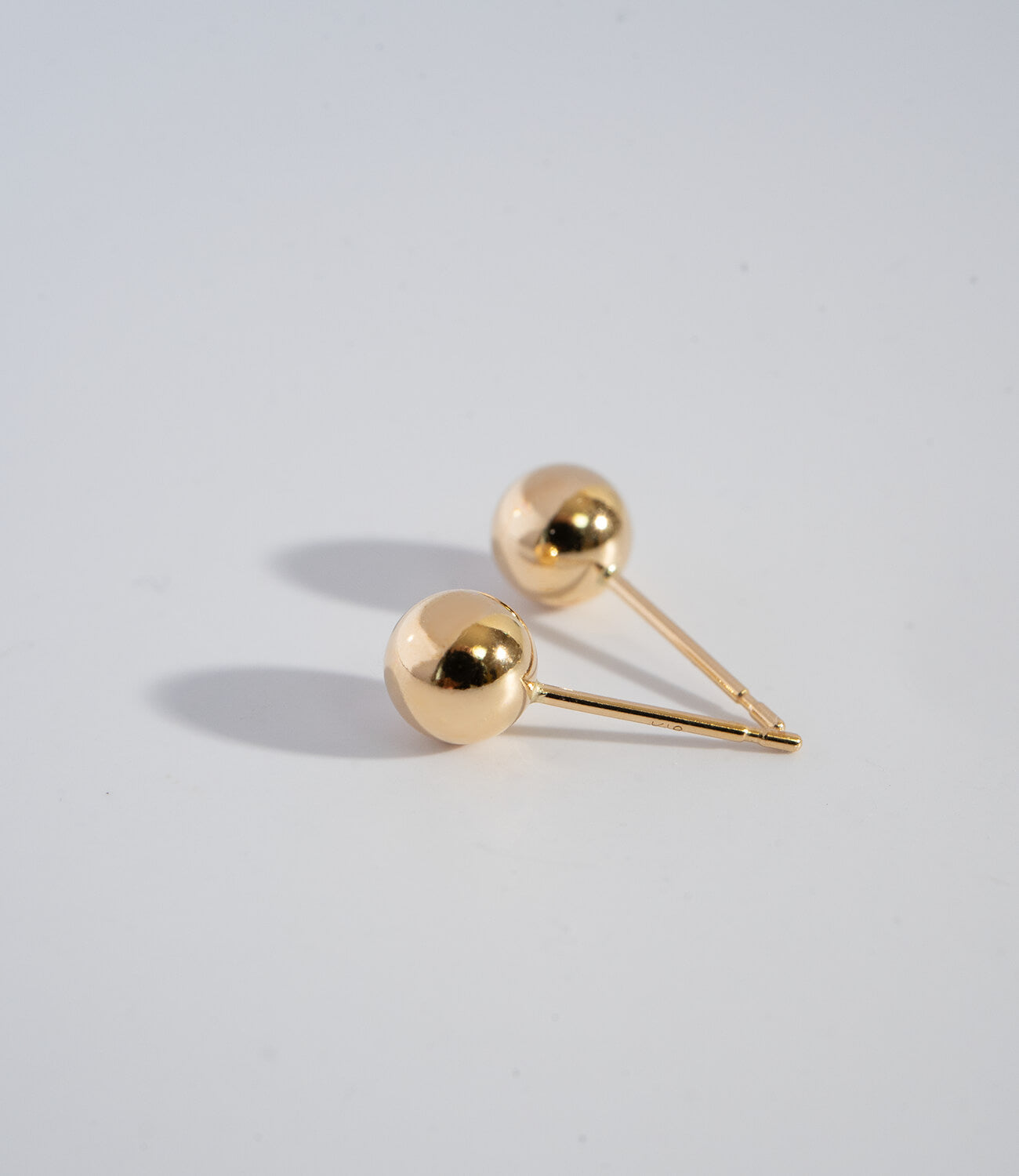18K Gold Tiny Studs Earrings | MOLLICA