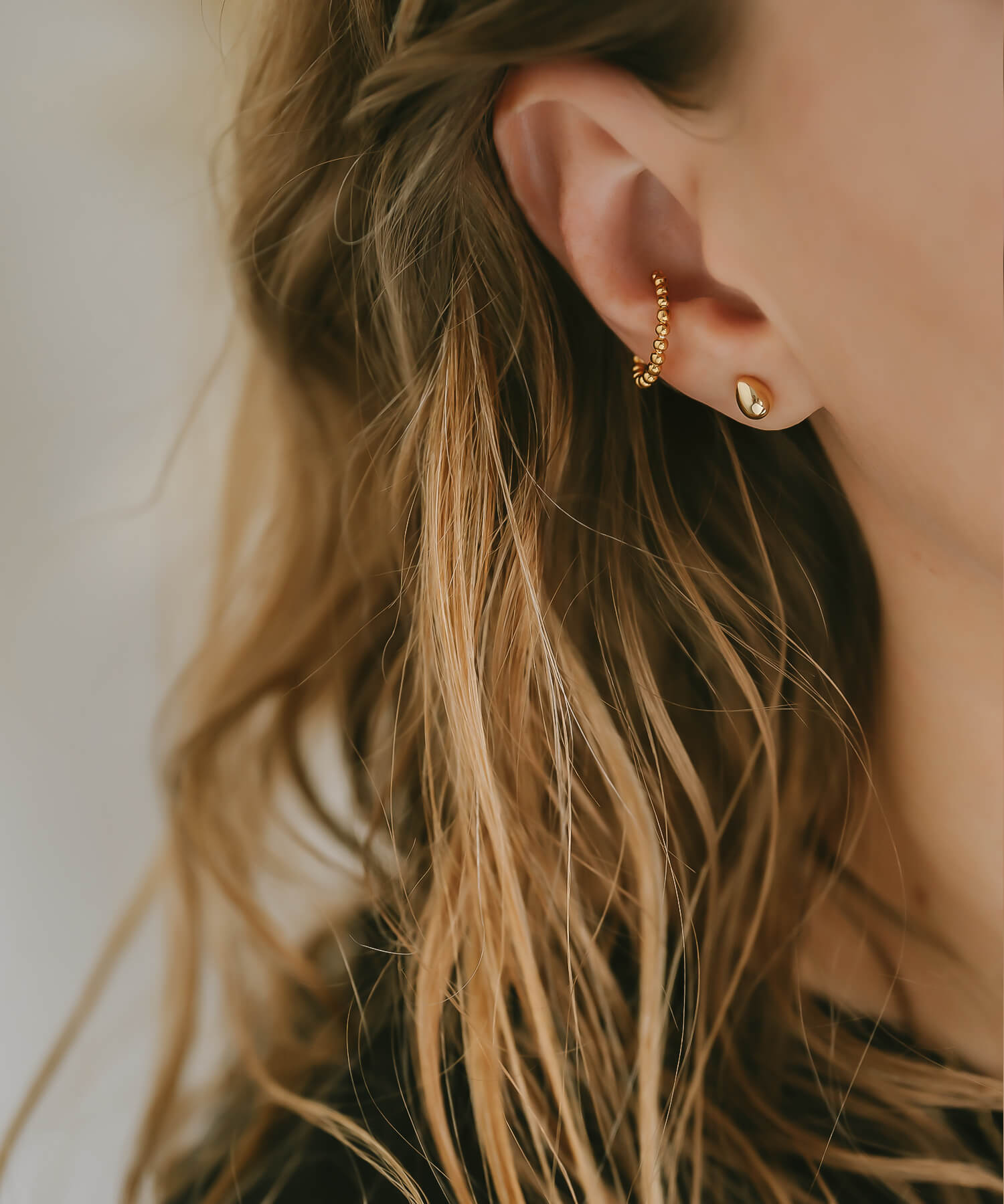 18K Gold Tiny Studs Earrings | MOLLICA