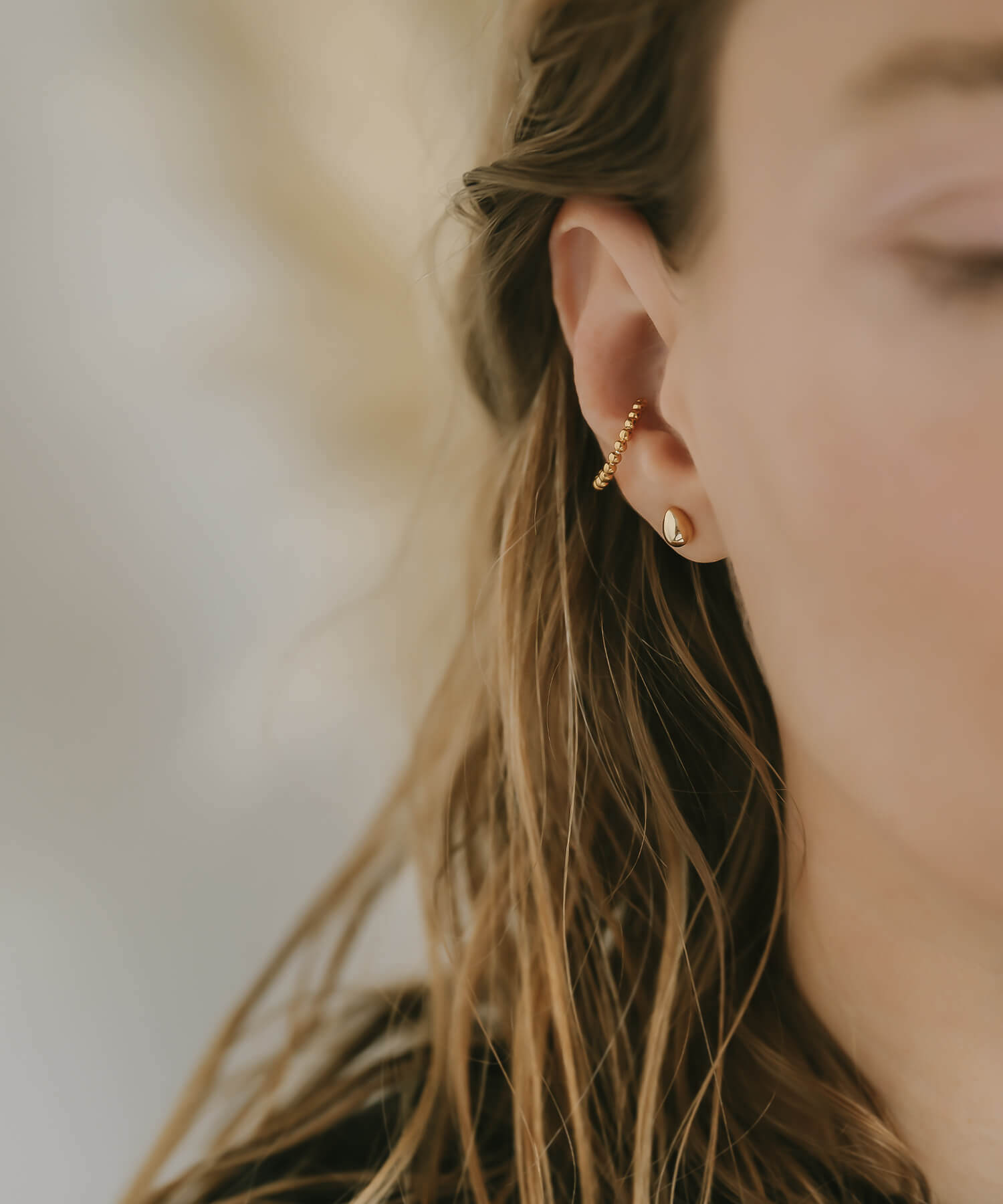 18K Gold Tiiny Studs Earrings | MOLLICA-GRAND