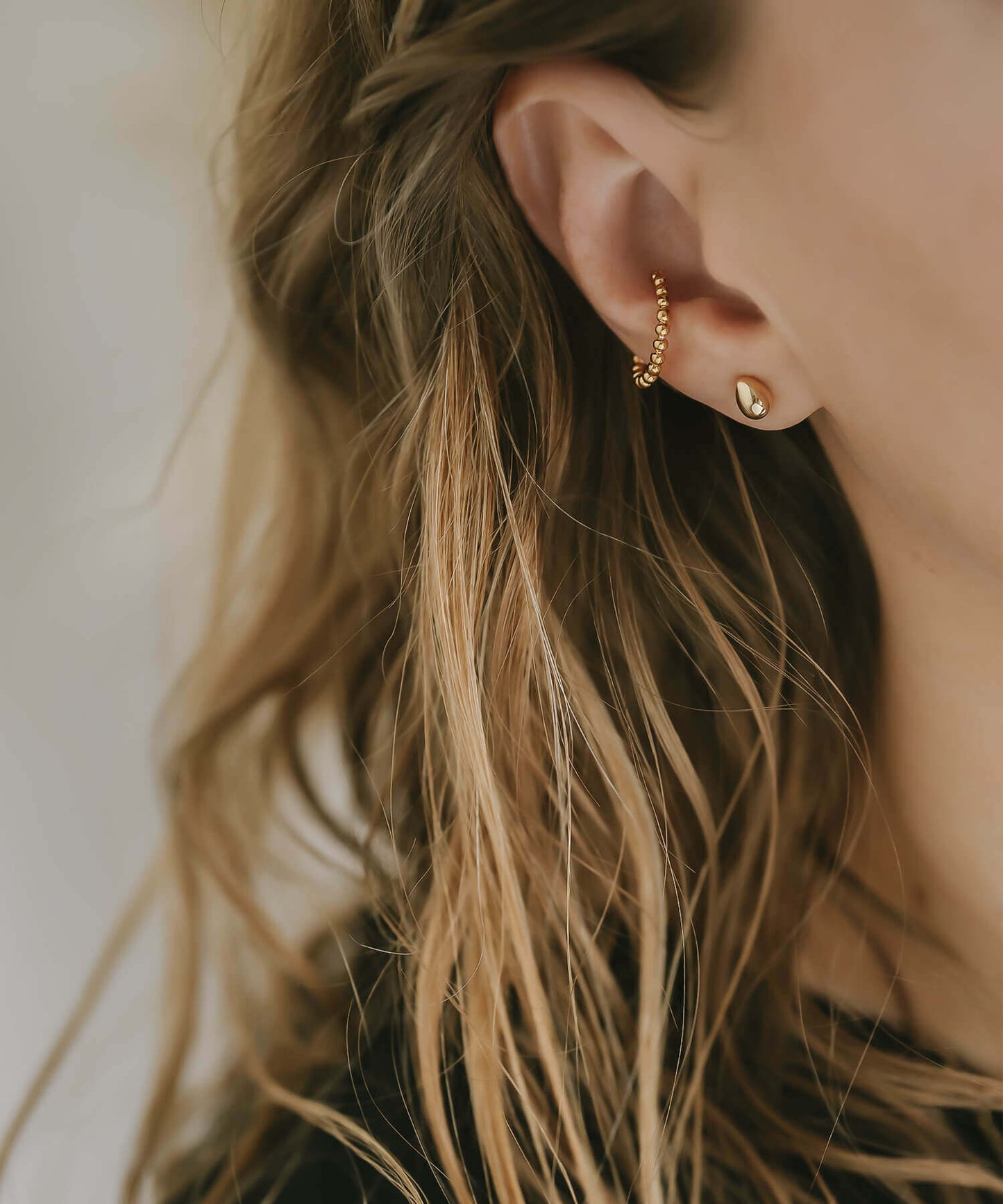 18K TIiny Studs Earrings | MOLLICA-GRAND