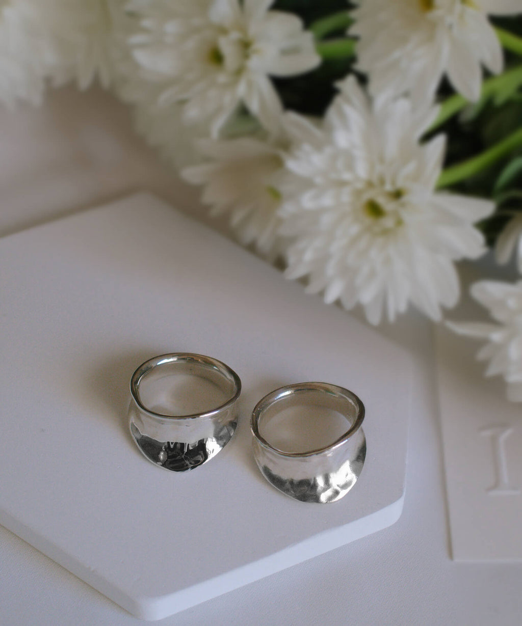 925 Sterling Silver Hammered Wide Ring | MOONU