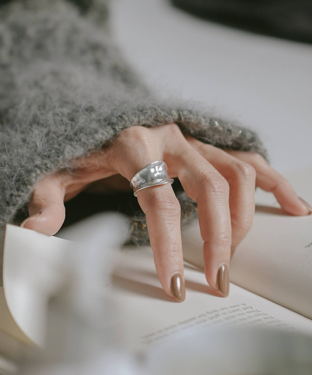 925 Sterling Silver Hammered Wide Ring | MOONU