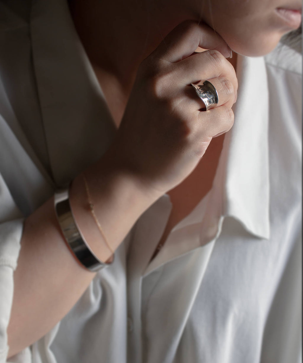 925 Sterling Silver Hammered Wide Ring | MOONU