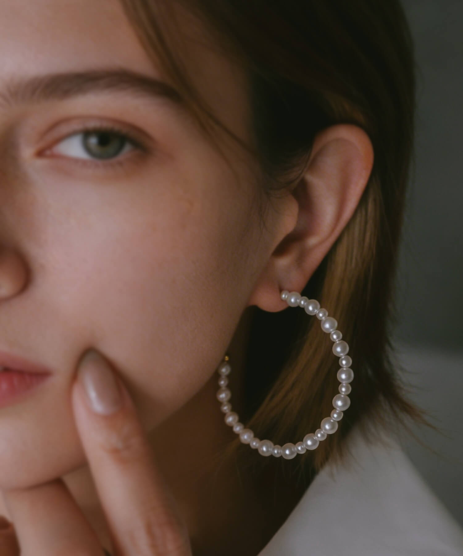 18K Gold Plated Sterling Silver Aperta Pearl Hoop Earrings | MUNE