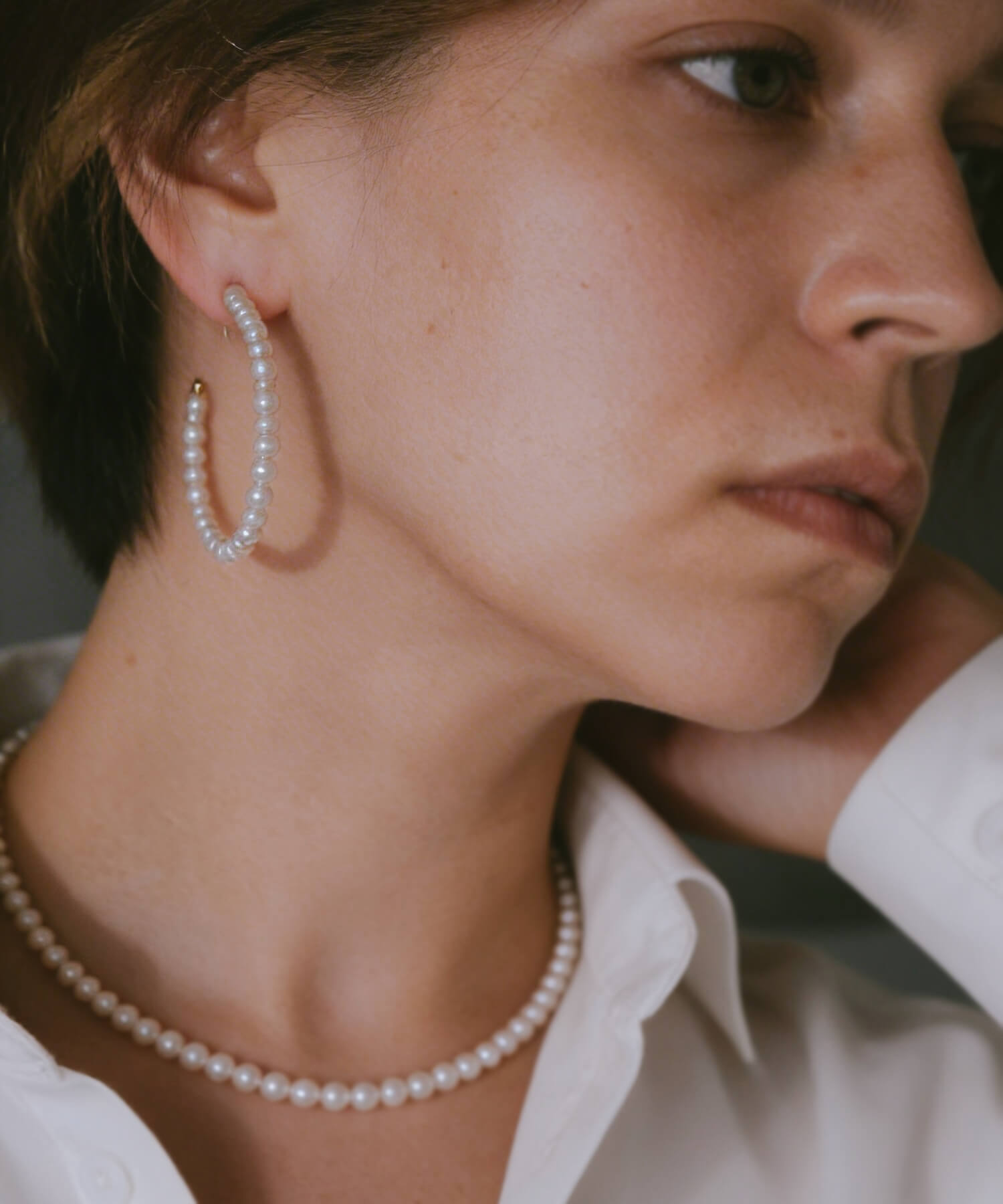 18K Gold Plated Sterling Silver Aperta Pearl Hoop Earrings | MUNE