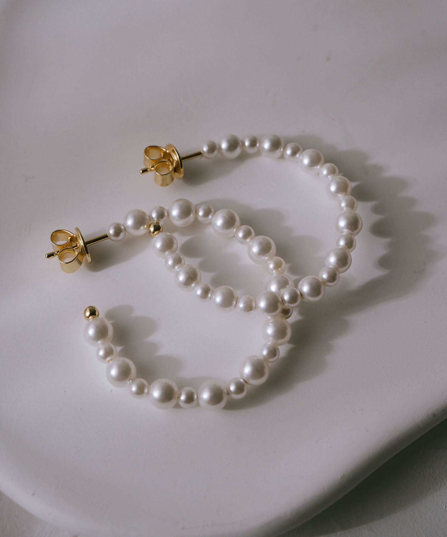 18K Gold Plated Sterling Silver Aperta Pearl Hoop Earrings | MUNE