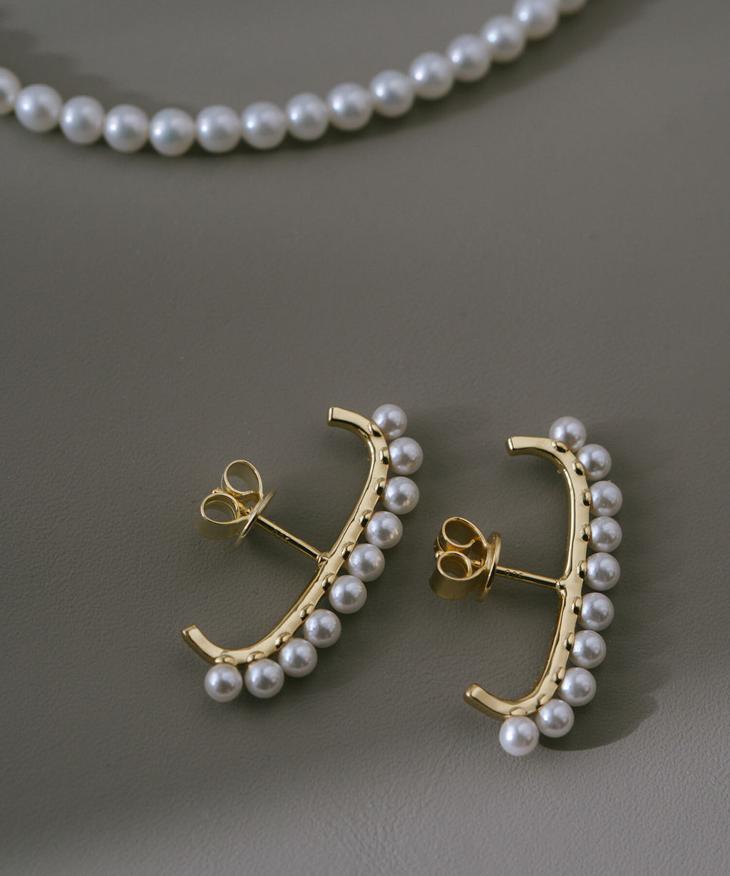 18K Gold Plated Sterling Silver Lune Bow Pearl Earrings | NELVI