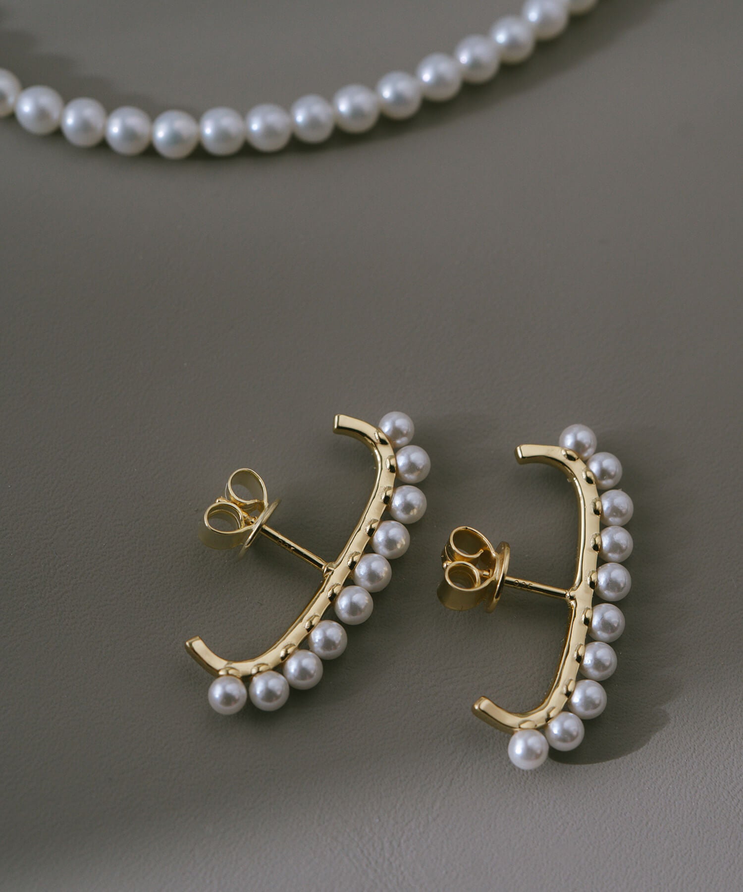 18K Gold Plated Sterling Silver Lune Bow Pearl Earrings | NELVI