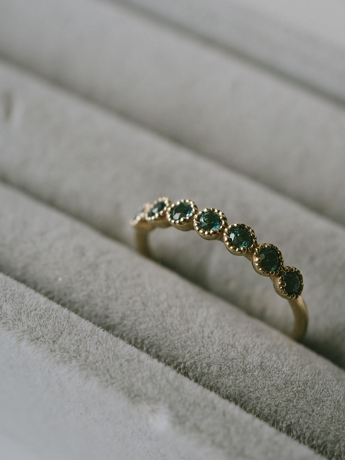 10K Gold Slim Band Gemstone Accent Ring | PALVE-AZUR